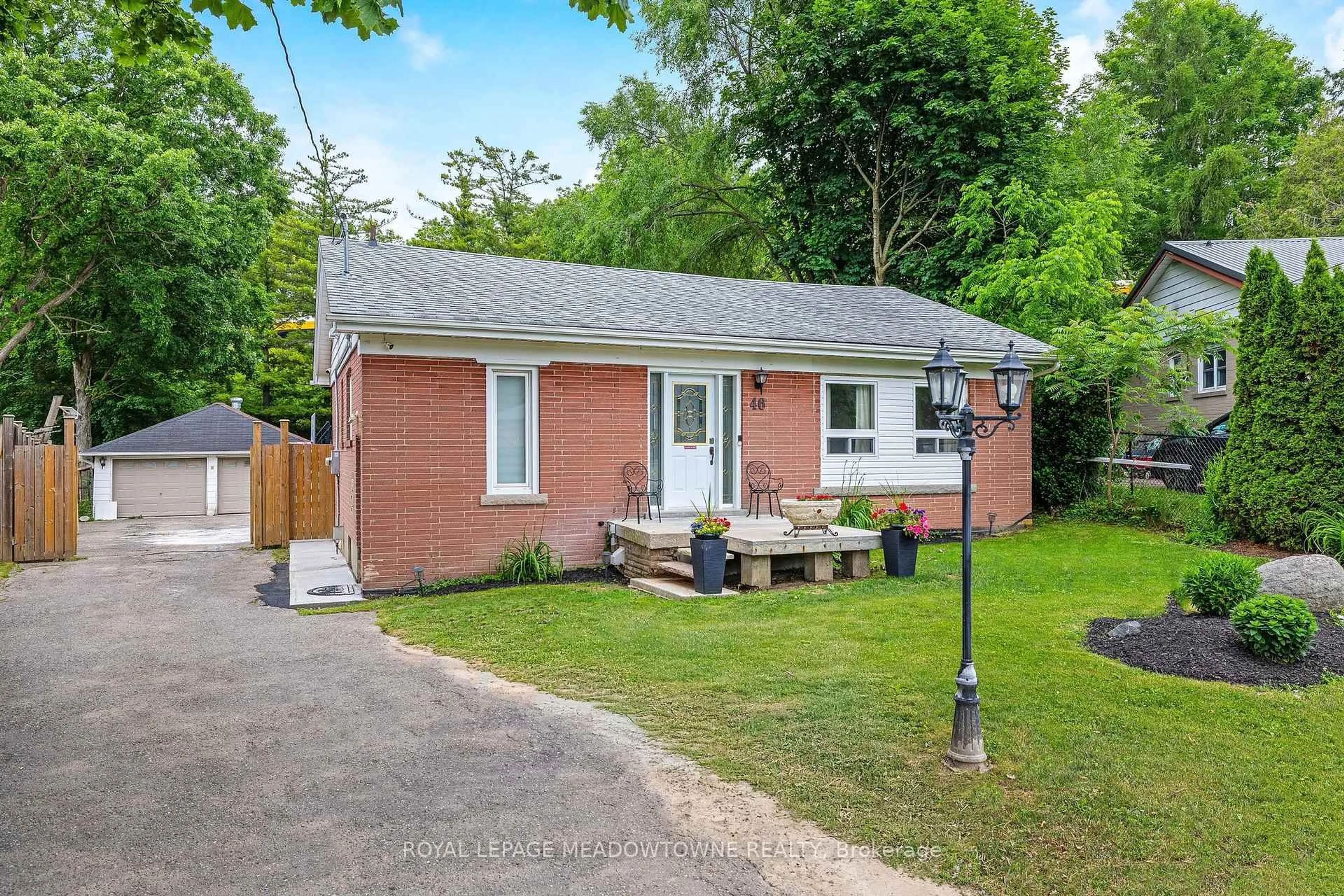 Home with brick exterior material, street for 46 Hewson Cres, Halton Hills Ontario L7G 2N9
