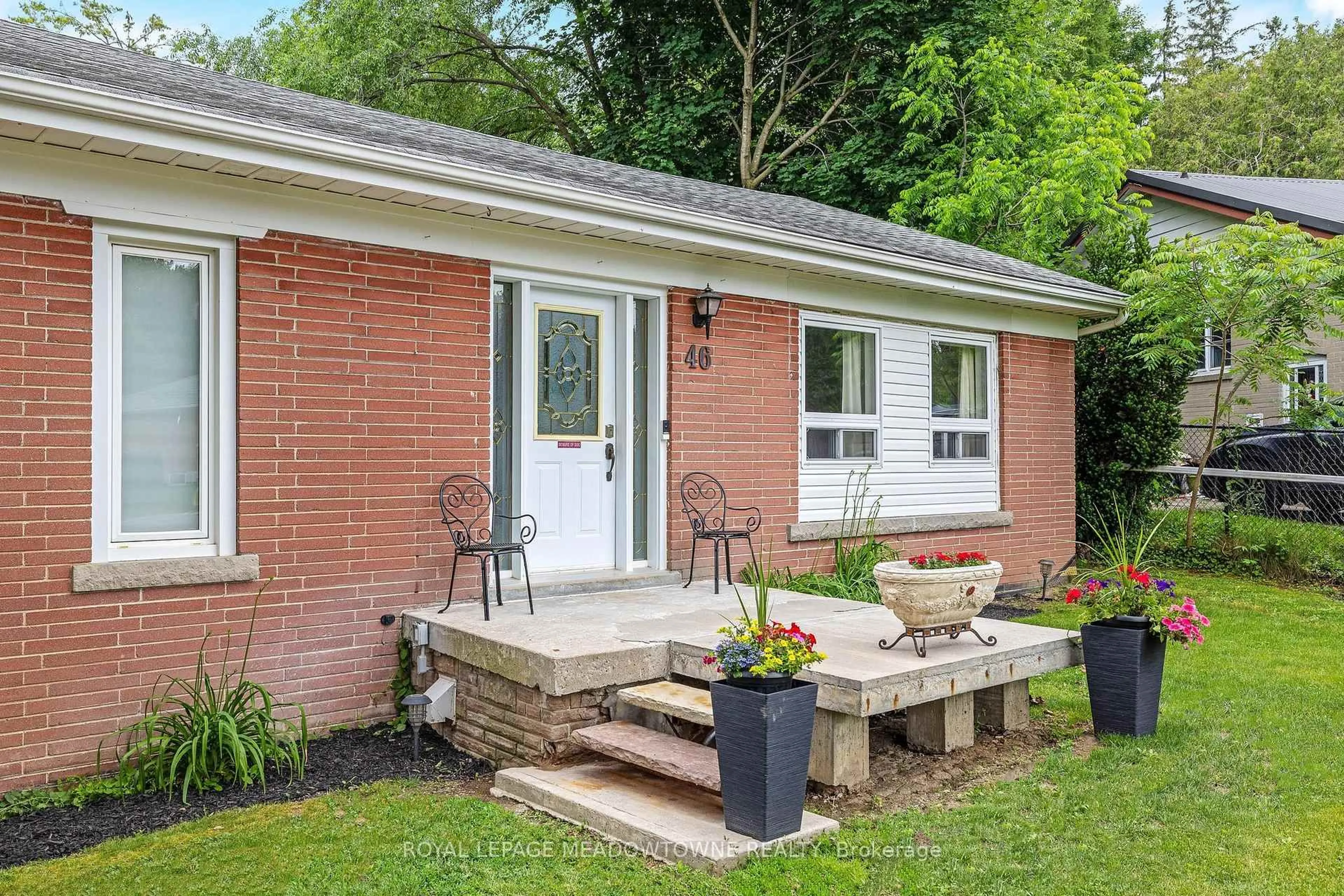 Home with brick exterior material, street for 46 Hewson Cres, Halton Hills Ontario L7G 2N9