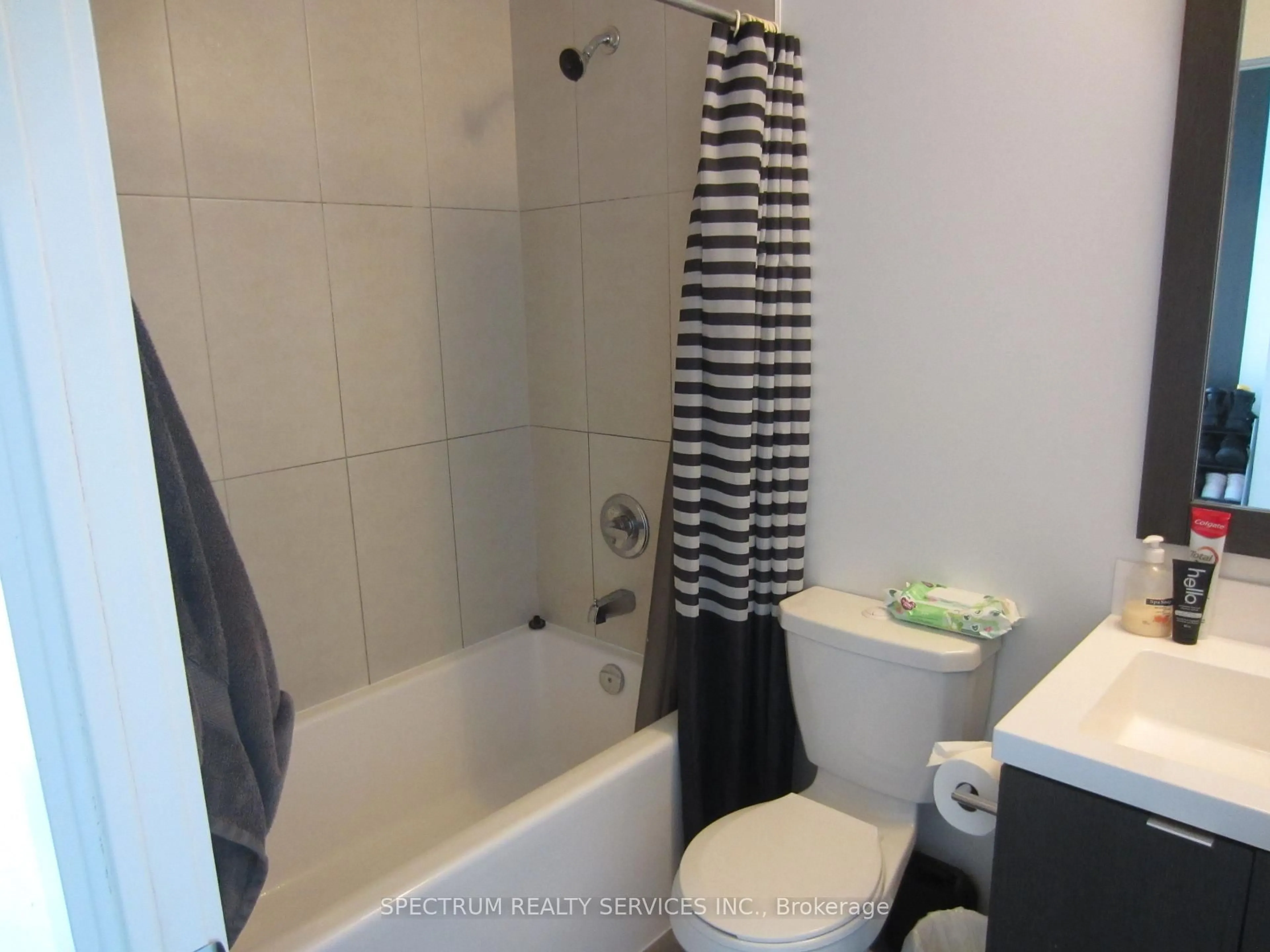 Standard bathroom, unknown for 9 Mabelle Ave #3325, Toronto Ontario M9A 4X7