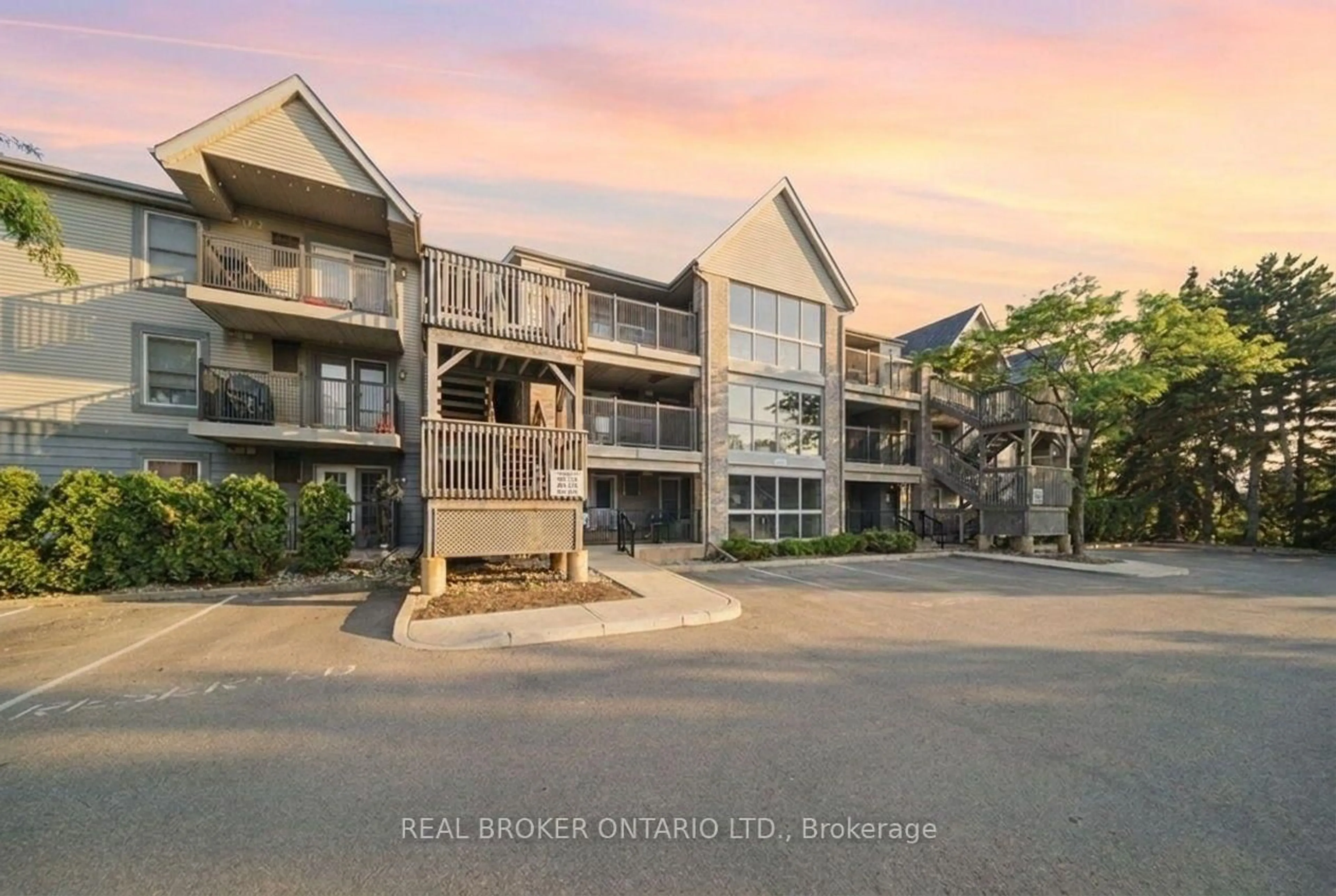 A pic from outside/outdoor area/front of a property/back of a property/a pic from drone, water/lake/river/ocean view for 2040 Cleaver Ave #202, Burlington Ontario L7M 4C4