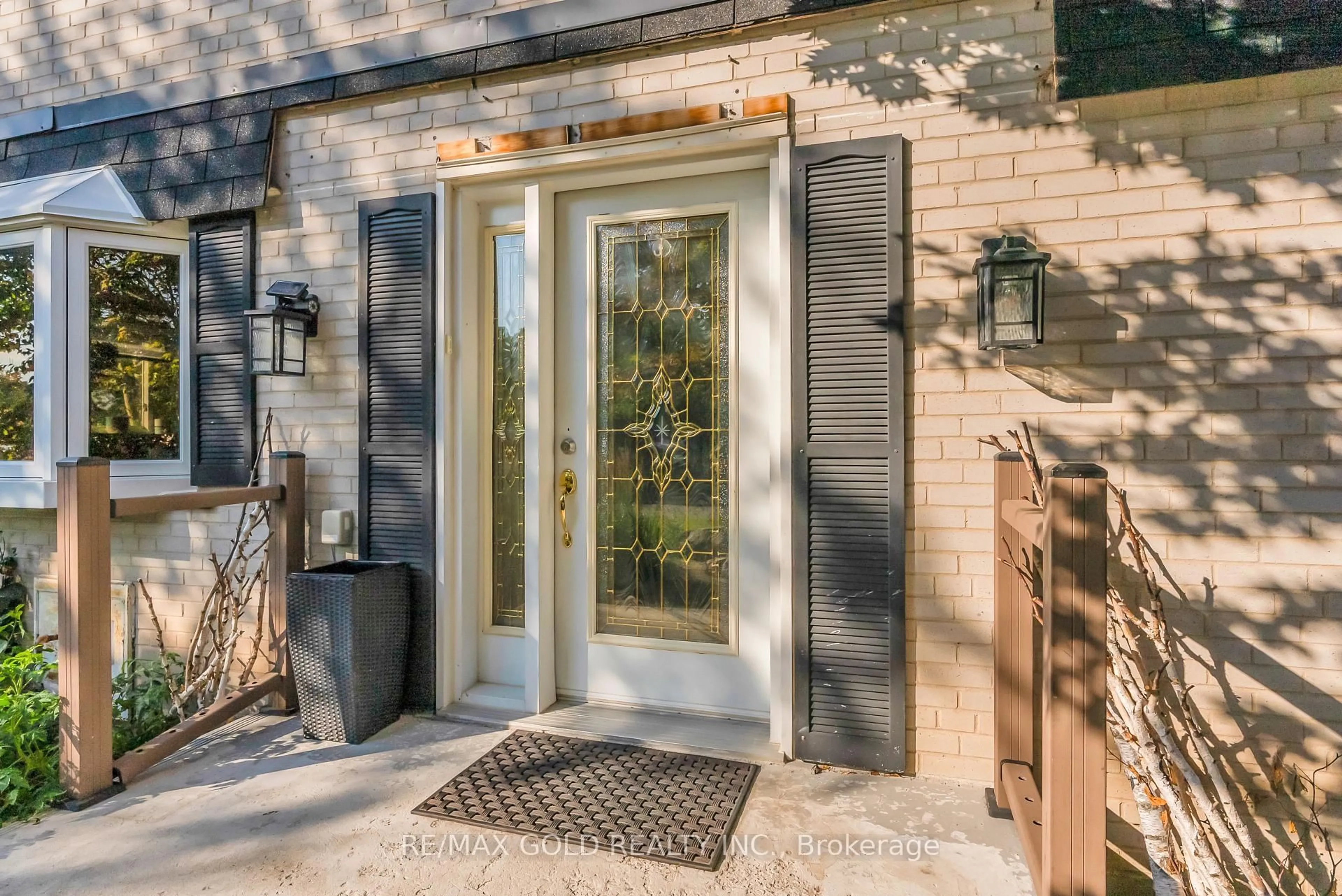 Indoor entryway for 2520 Constable Rd, Mississauga Ontario L5J 1W1