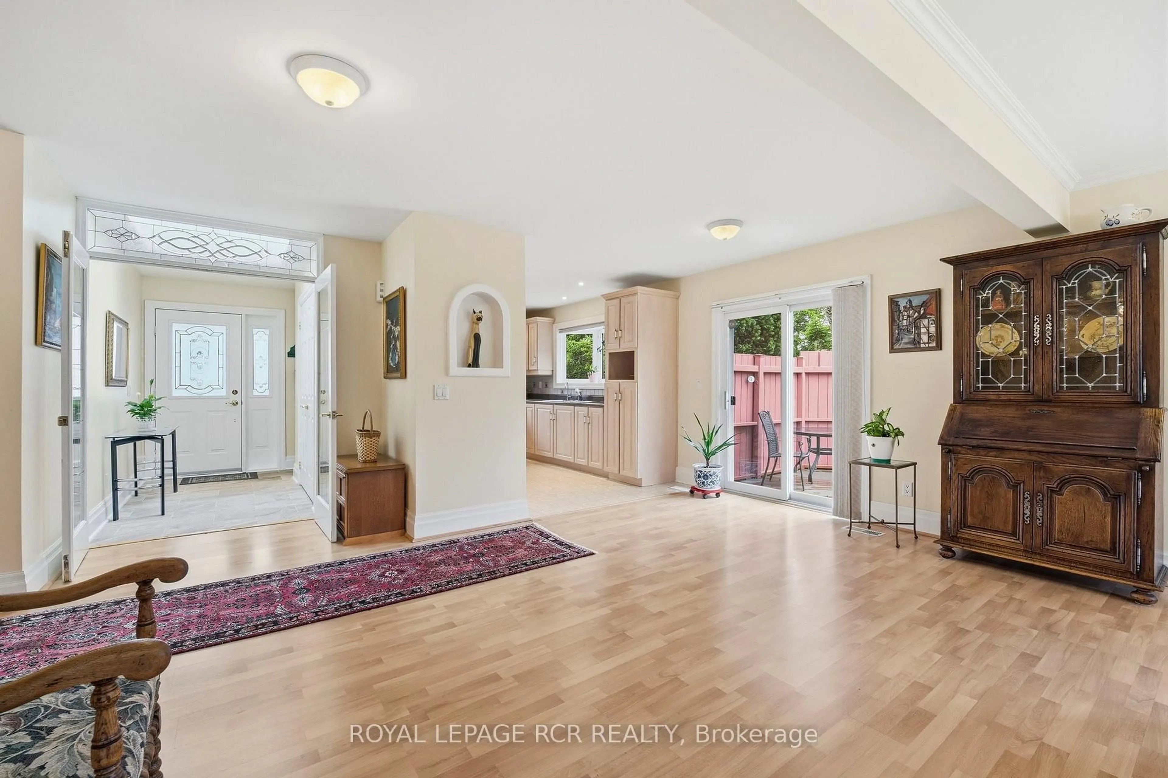Indoor entryway for 28 Reddington Dr #1, Caledon Ontario L7E 0E4