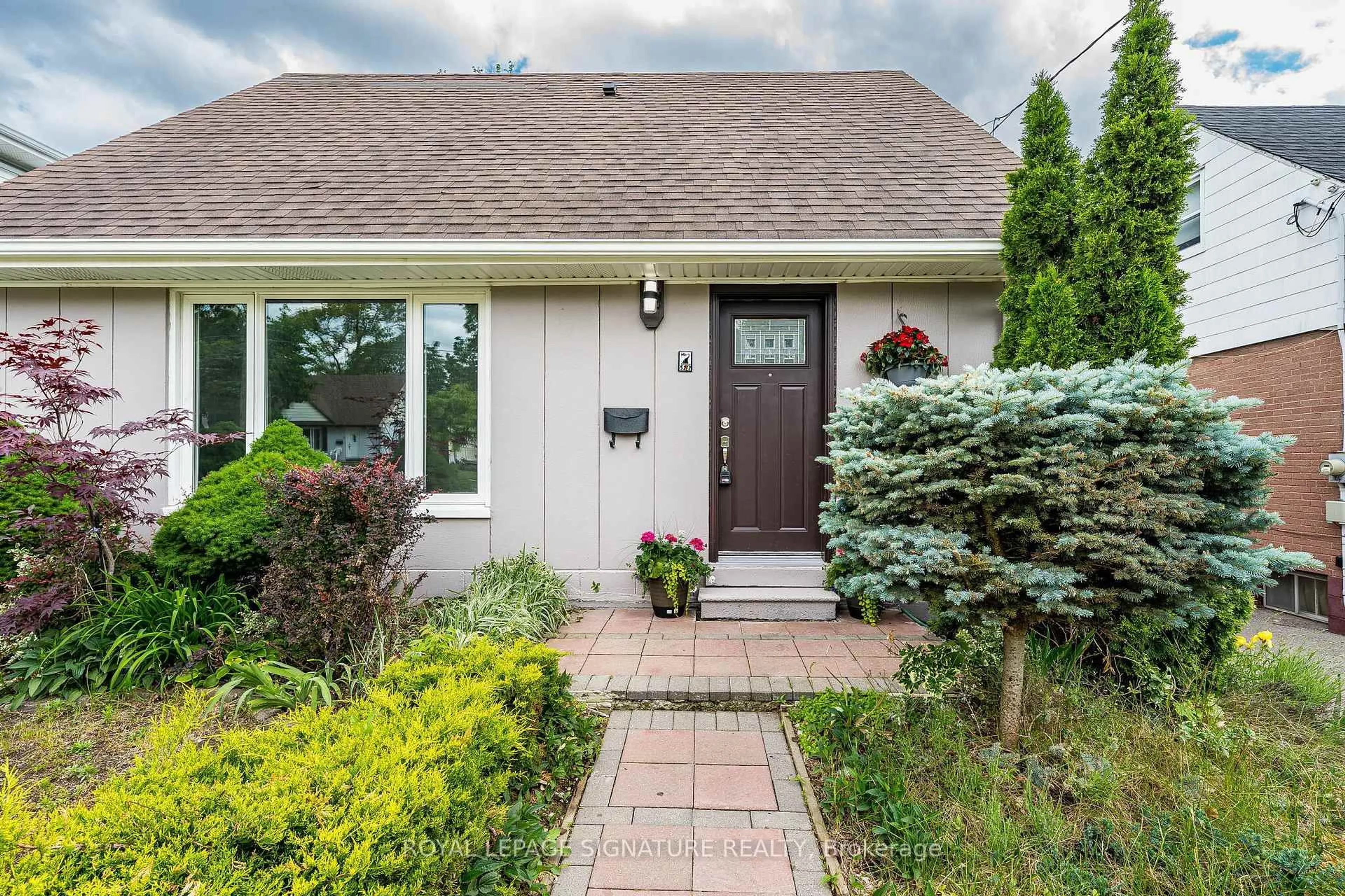 Unknown for 7 Putney Rd, Toronto Ontario M8W 2K6