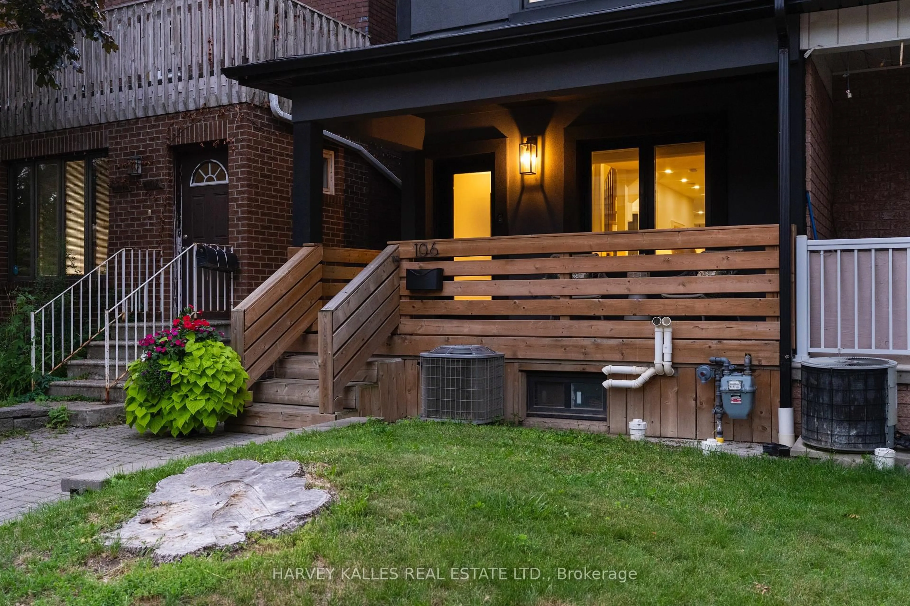 Patio, street for 106 Hope St, Toronto Ontario M6E 1J9