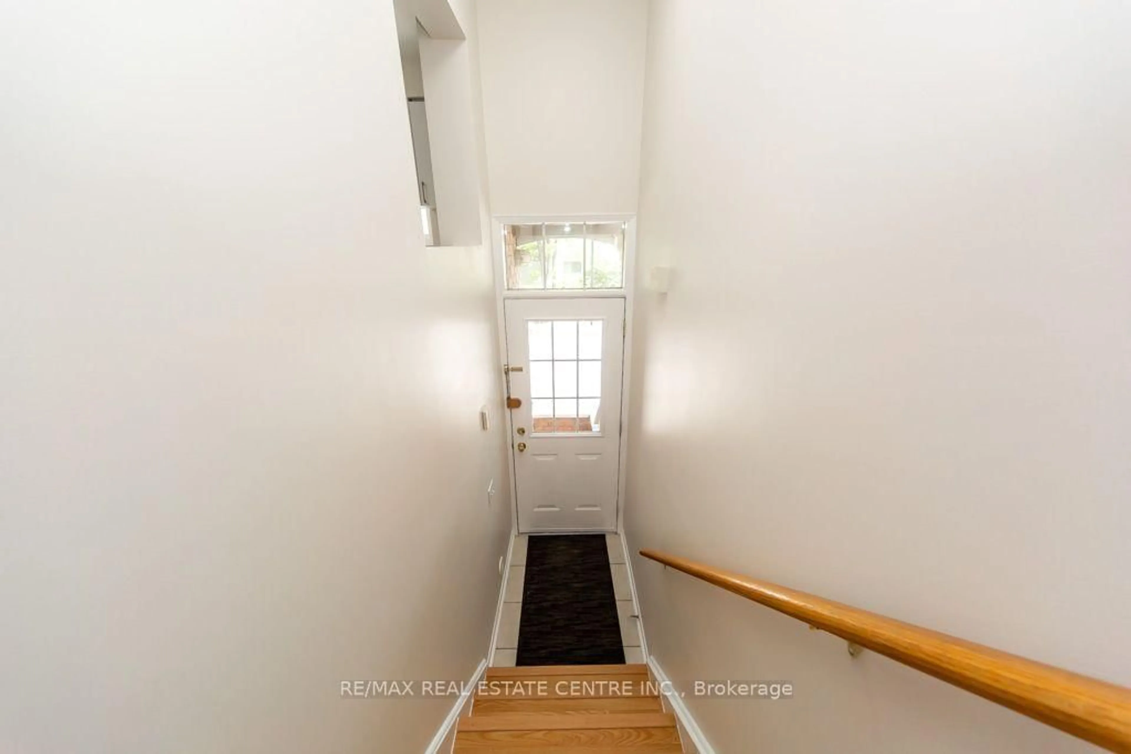 Unknown for 50 Strathaven Dr #7, Mississauga Ontario L5R 4E7