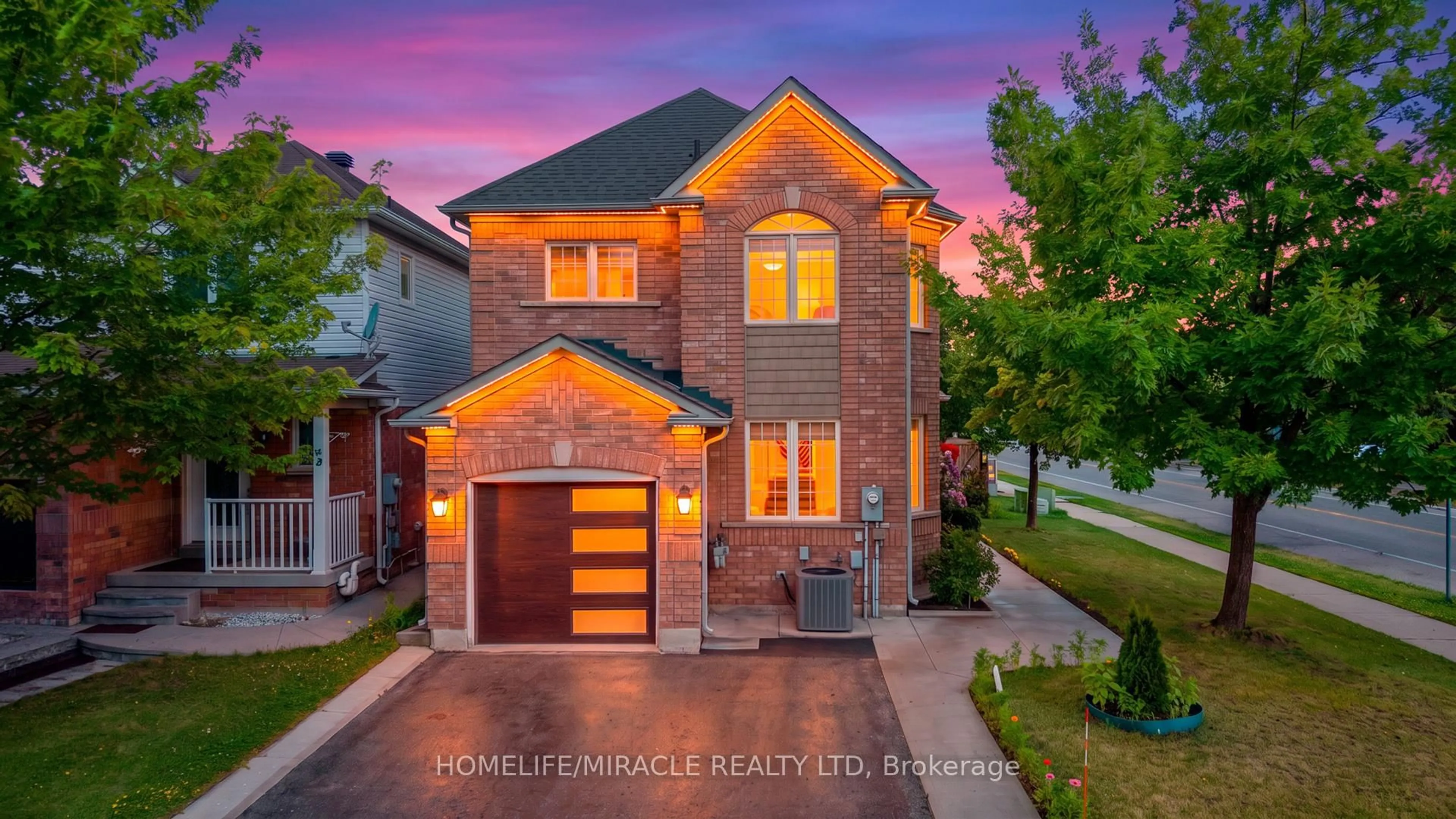 Home with brick exterior material, street for 324 Edenbrook Hill Dr, Brampton Ontario L7A 2L3
