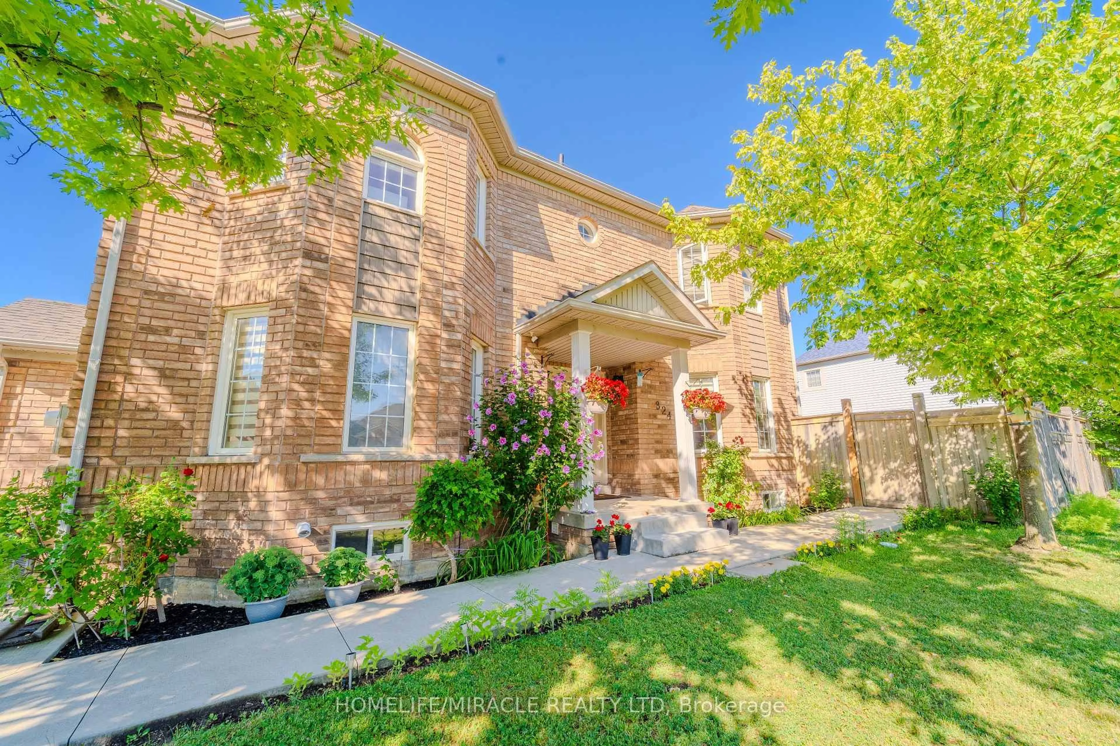Home with brick exterior material, street for 324 Edenbrook Hill Dr, Brampton Ontario L7A 2L3