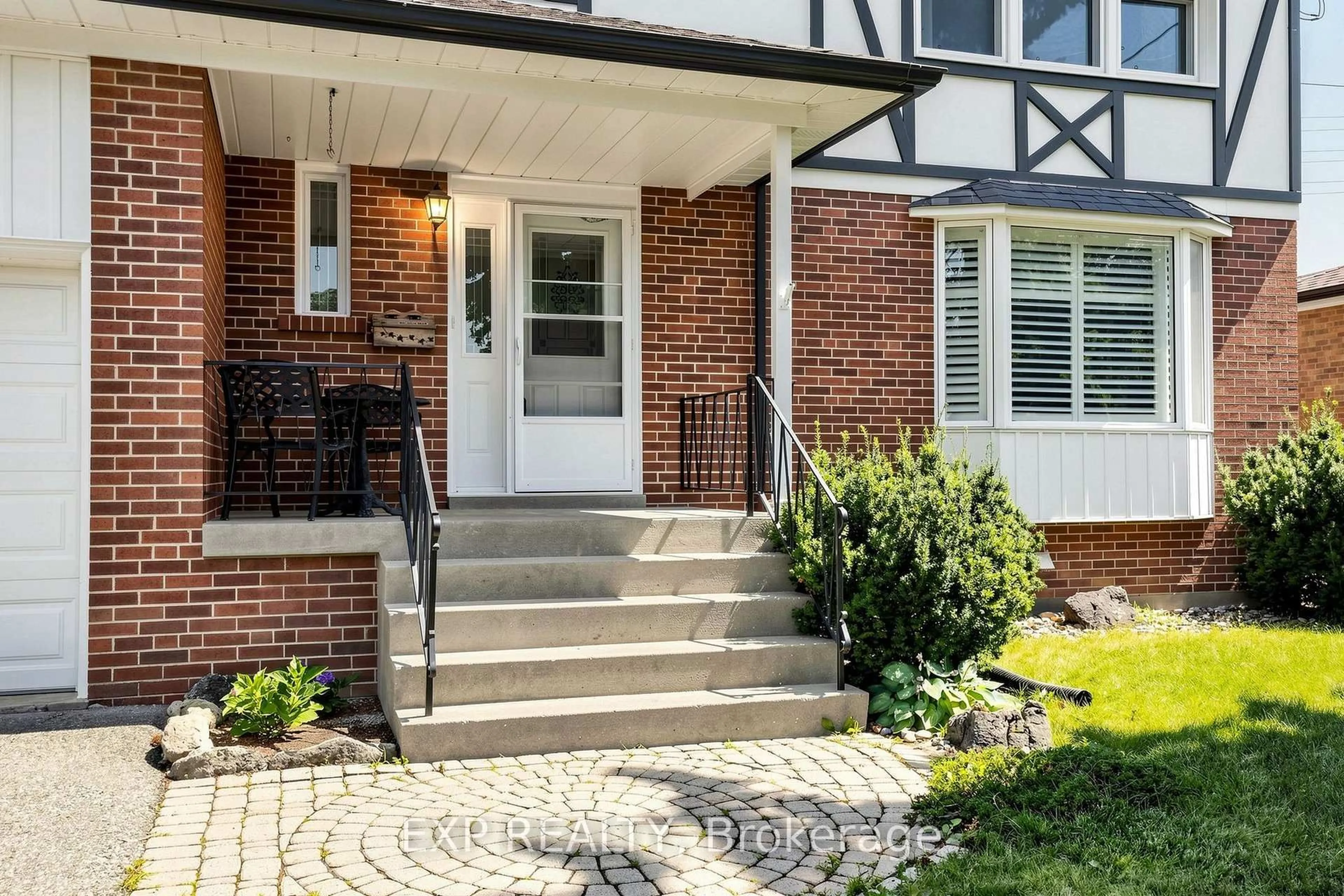 Home with brick exterior material, street for 22 Chestnut Ave, Brampton Ontario L6X 2A5
