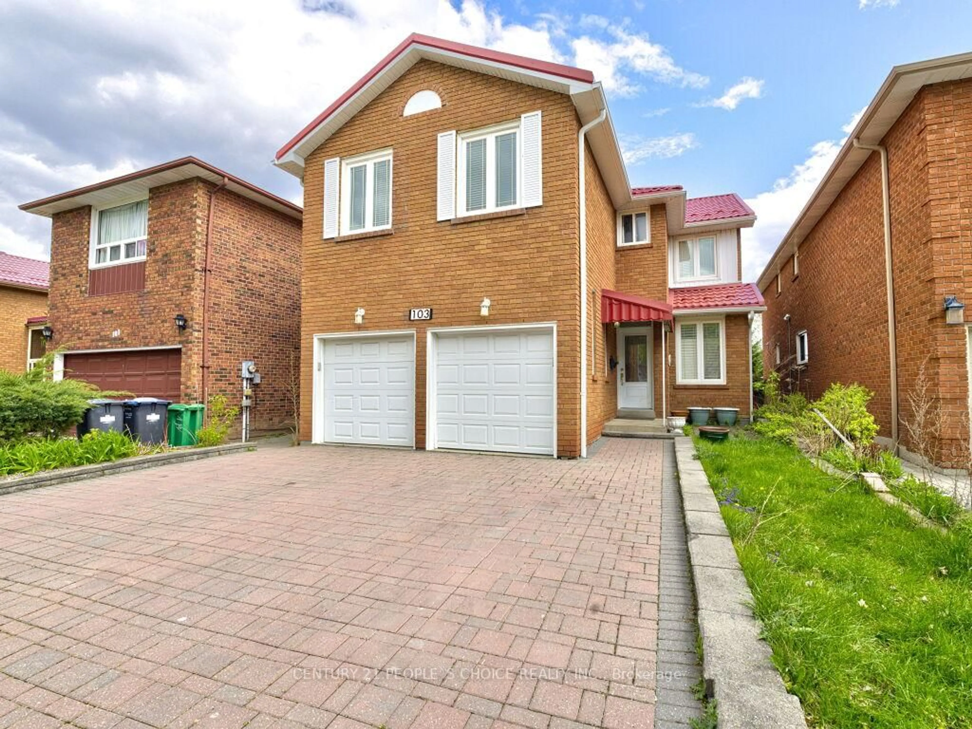 Home with brick exterior material, street for 103 Whitchurch Mews, Mississauga Ontario L5A 4B2