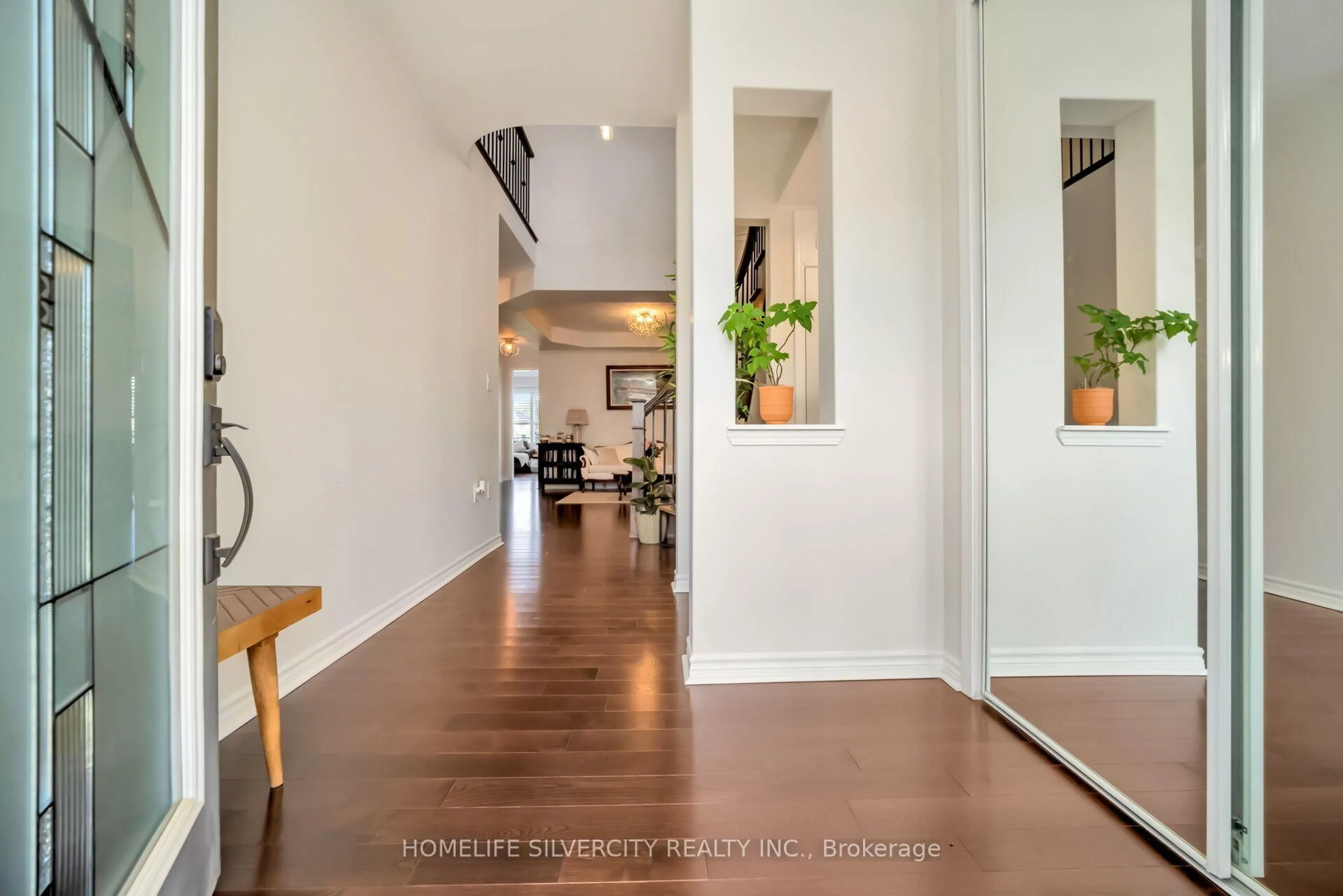 Indoor entryway for 60 Tysonville Circ, Brampton Ontario L7A 0B5