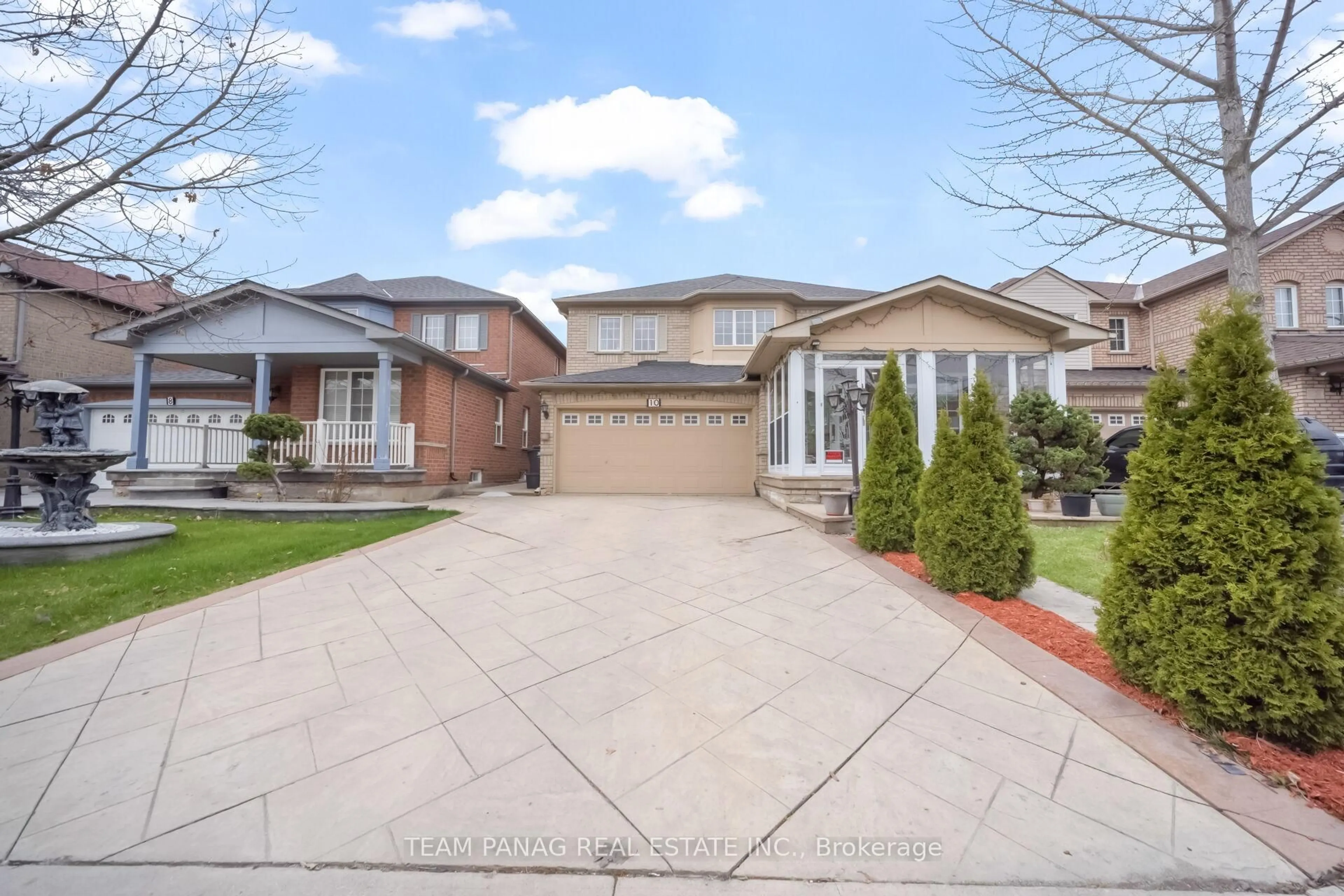 Unknown for 10 Hollowgrove Blvd, Brampton Ontario L6P 1B2