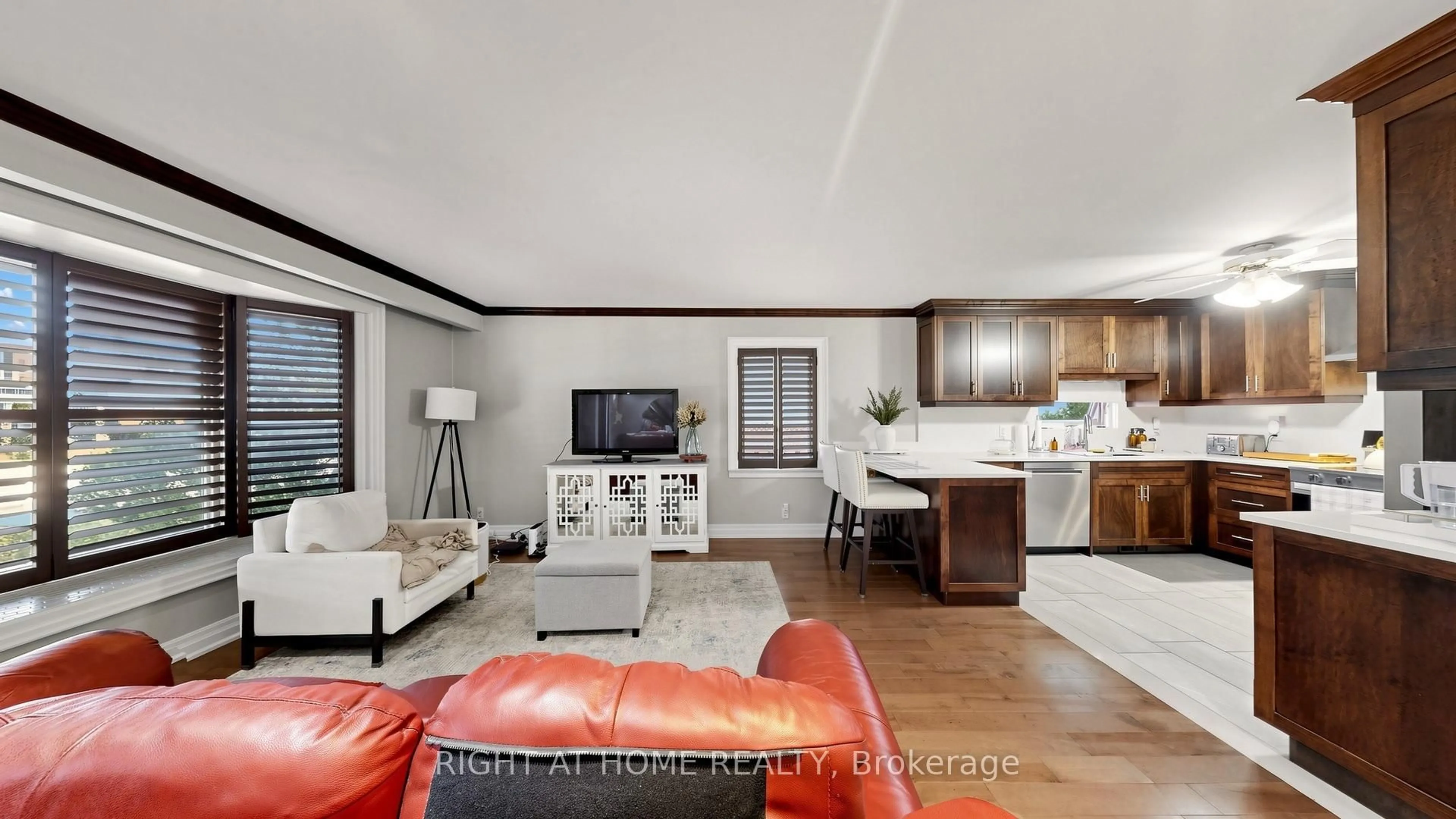 Living room with furniture, unknown for 87 Riverdale Dr, Toronto Ontario M9V 2T8