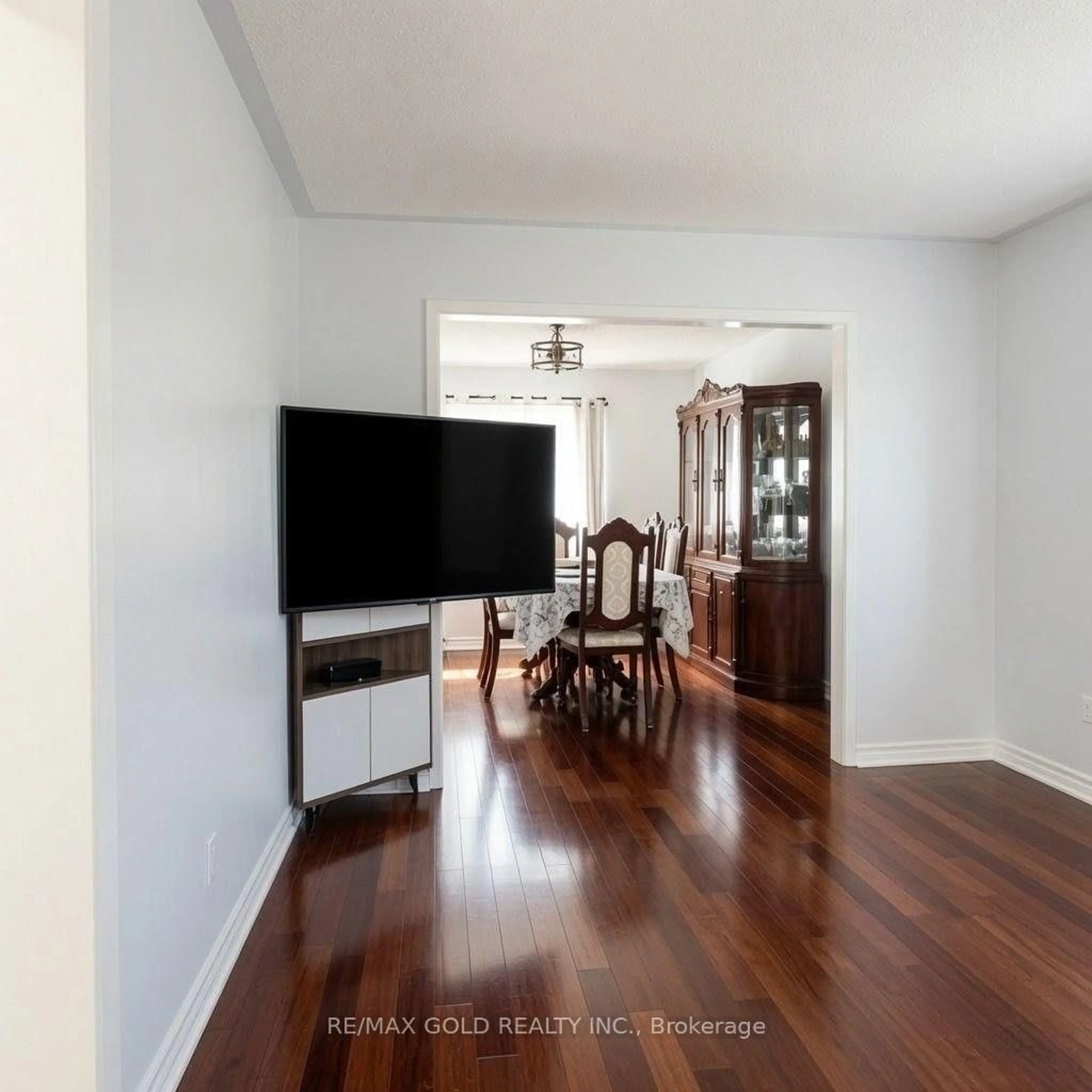 Unknown for 711 Ashprior Ave, Mississauga Ontario L5R 3N8