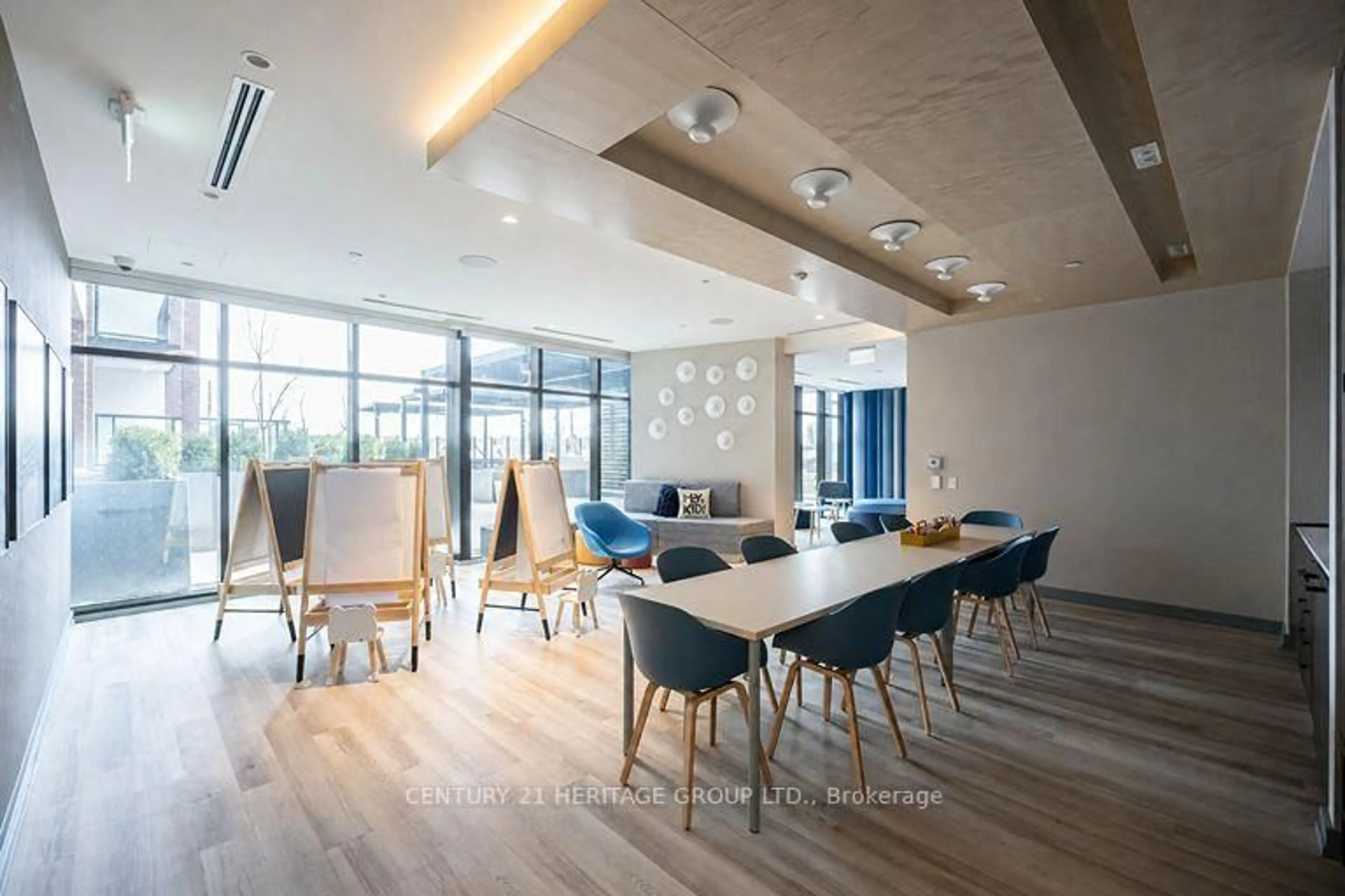 Dining room, wood/laminate floor for 858 Dupont St #PH09, Toronto Ontario M6G 1Z5