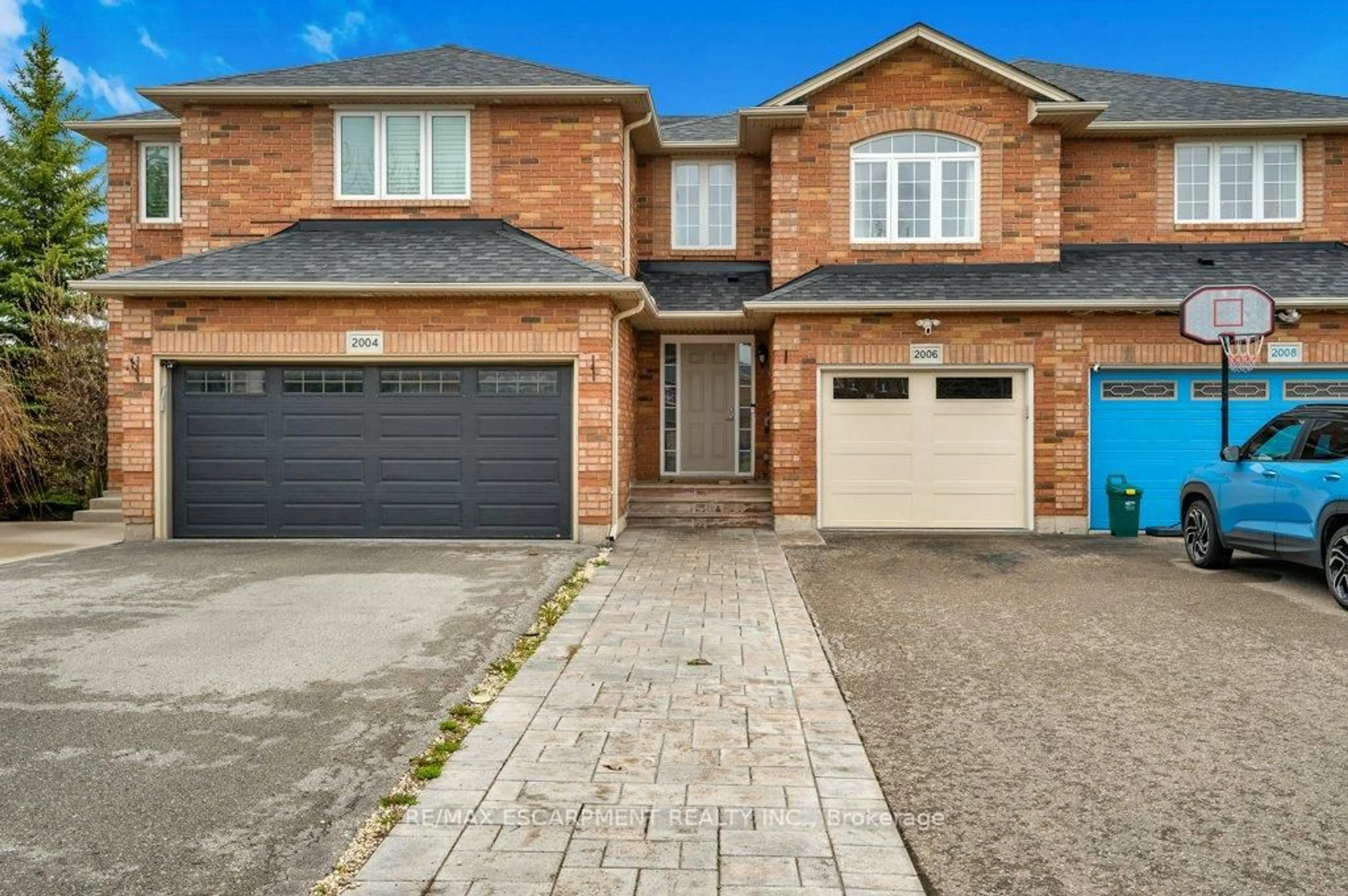 Home with brick exterior material, street for 2006 Erika Crt, Oakville Ontario L6M 4R4