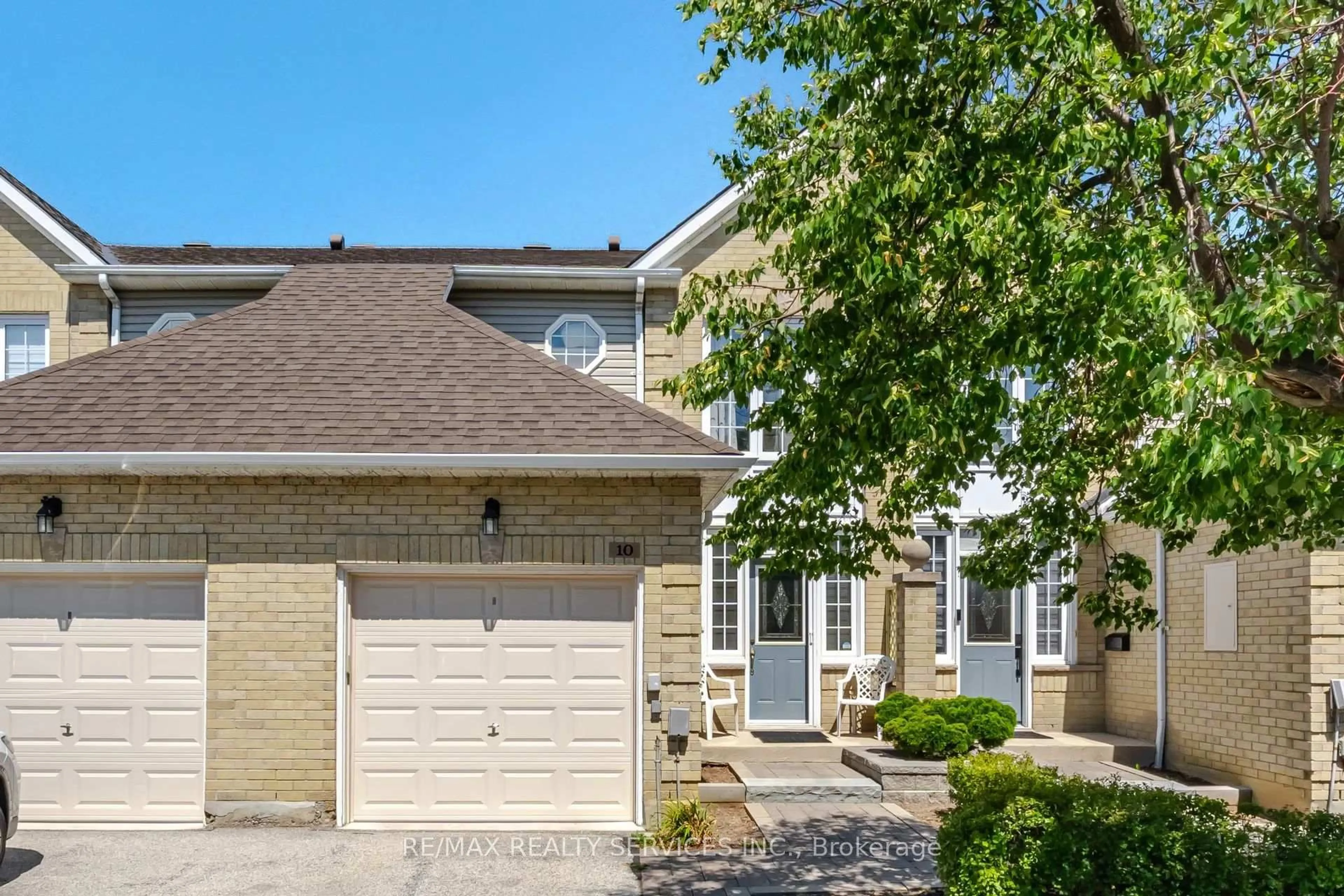 Home with brick exterior material, street for 10 Hartnell Sq, Brampton Ontario L6S 5W7