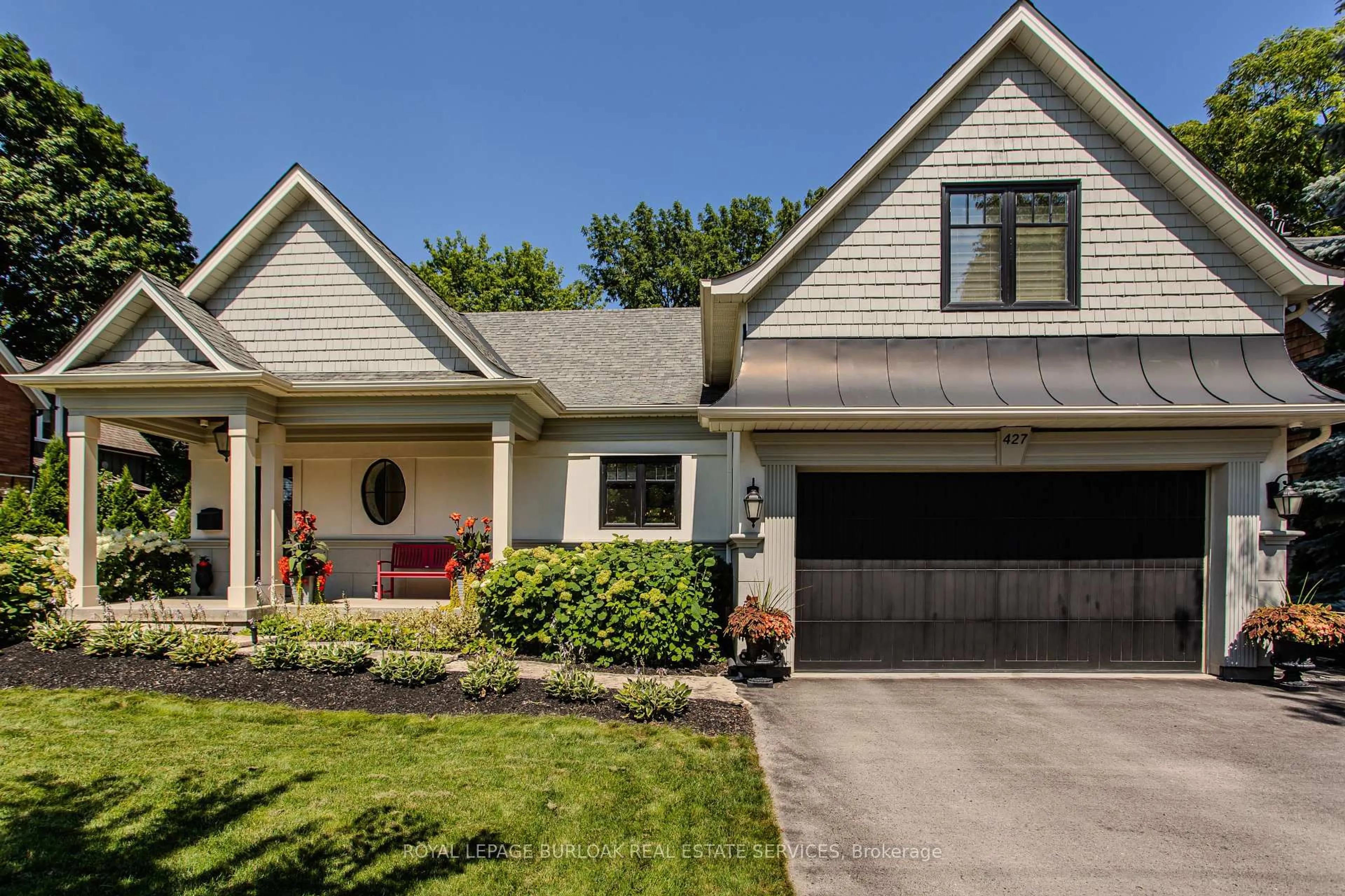Home with vinyl exterior material, street for 427 Smith Ave, Burlington Ontario L7R 2T9