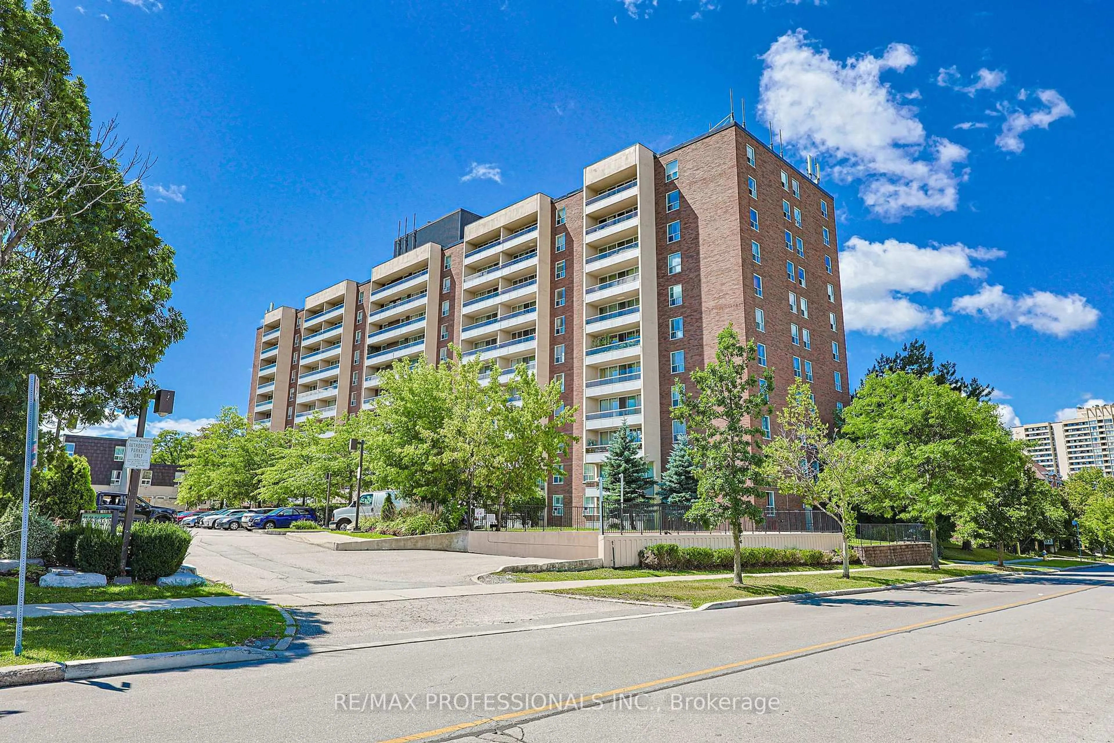 A pic from outside/outdoor area/front of a property/back of a property/a pic from drone, unknown for 31 Four Winds Dr #209, Toronto Ontario M3J 1K9