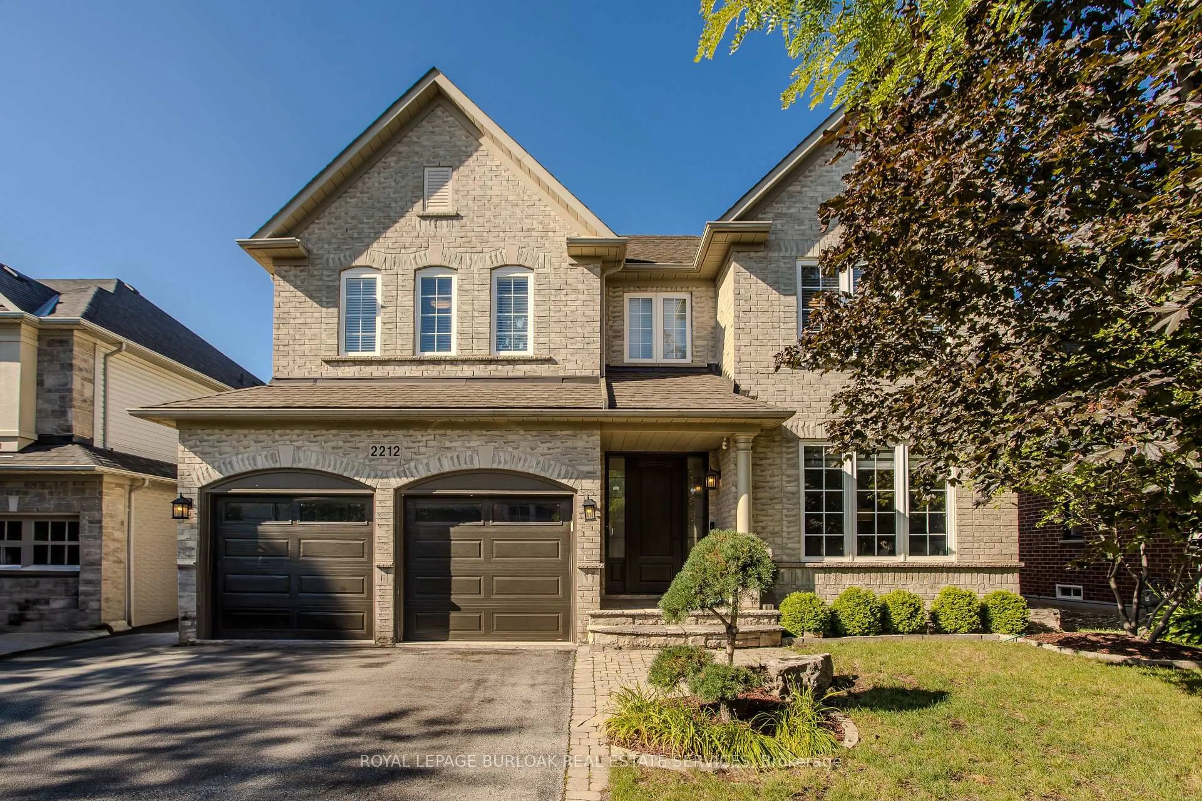 Home with brick exterior material, street for 2212 Snead Rd, Burlington Ontario L7M 4X2