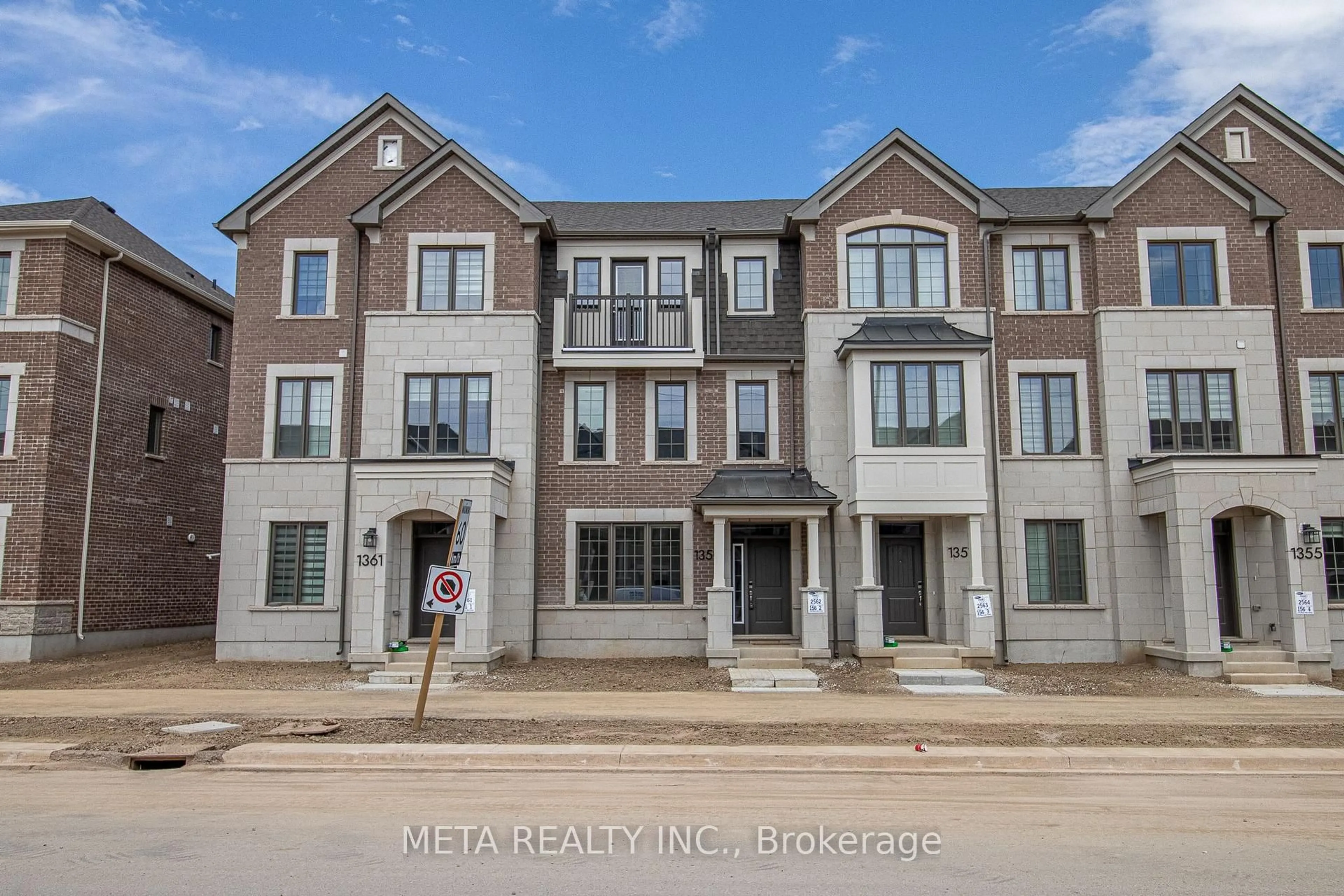 Unknown for 1359 William Halton Pkwy, Oakville Ontario L6H 7B3