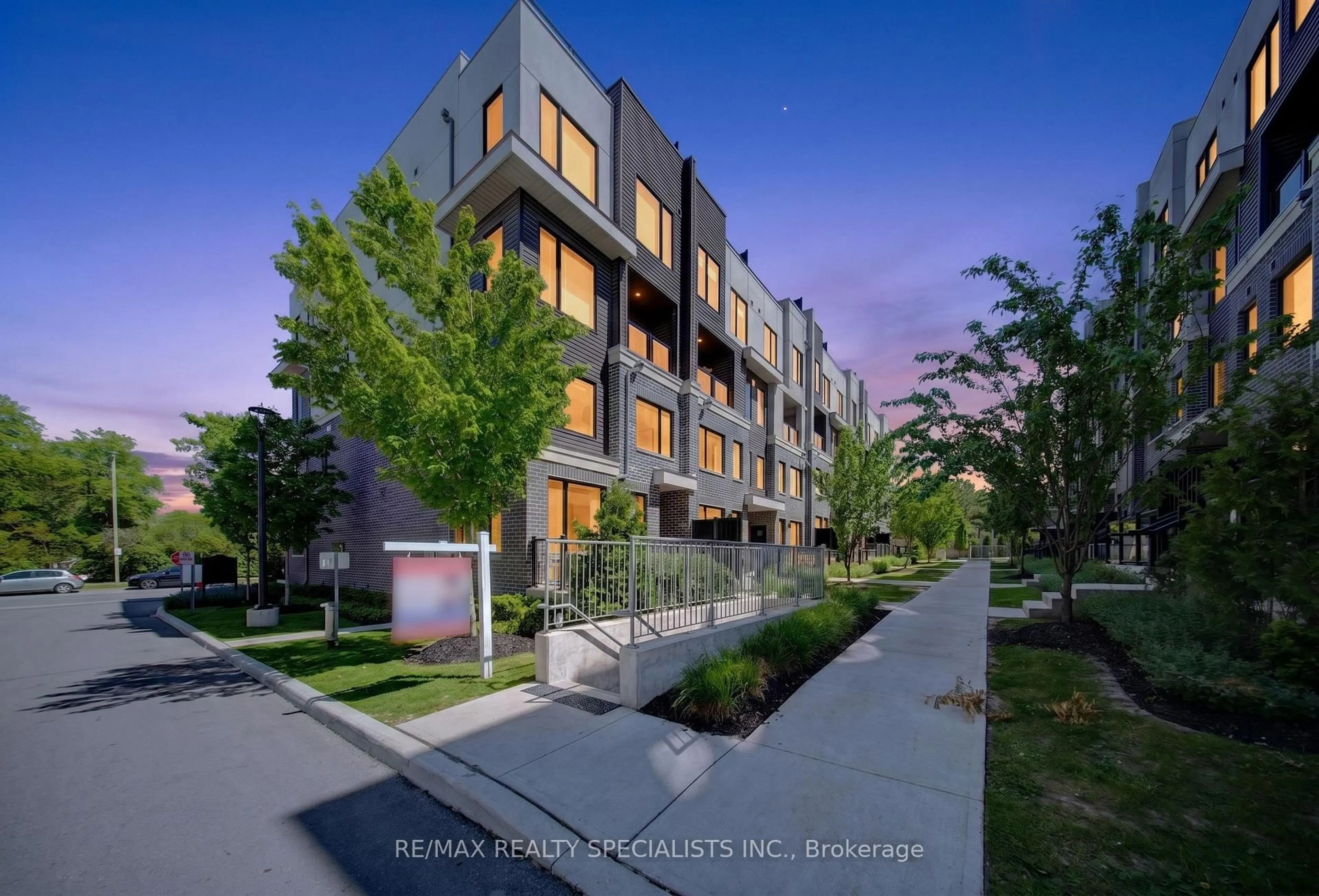 Unknown for 3472 Widdicombe Way #28, Mississauga Ontario L5L 0B8