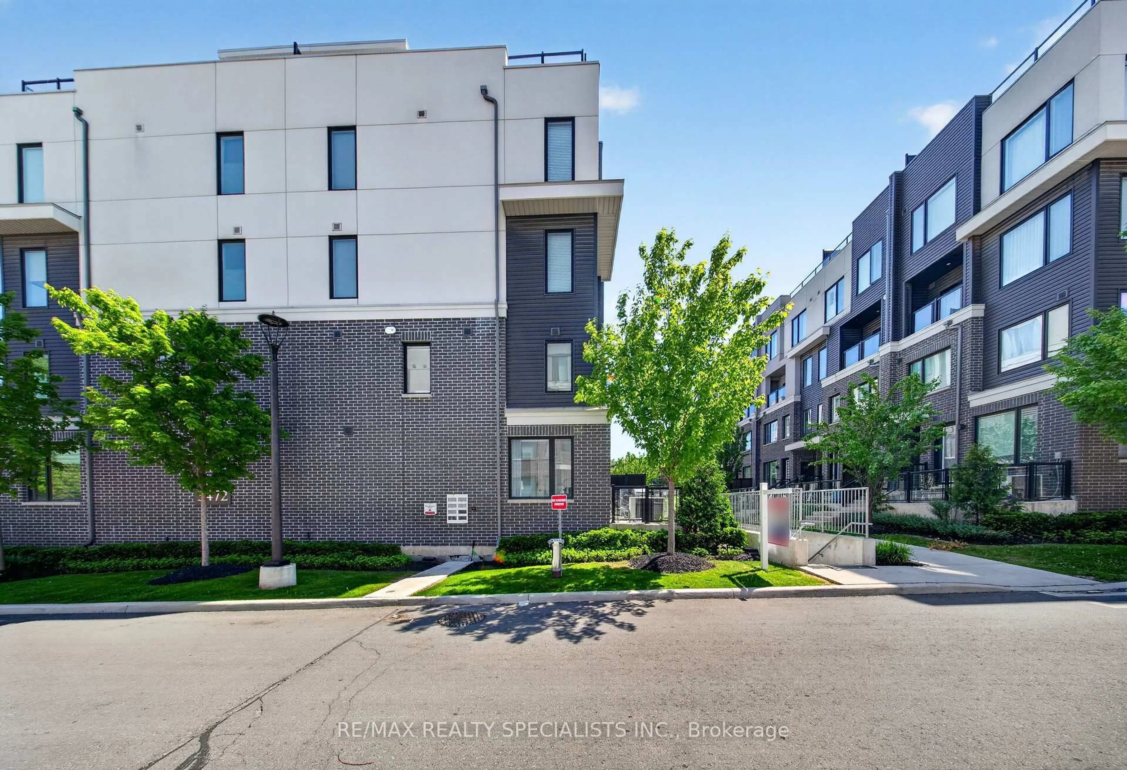 Unknown for 3472 Widdicombe Way #28, Mississauga Ontario L5L 0B8
