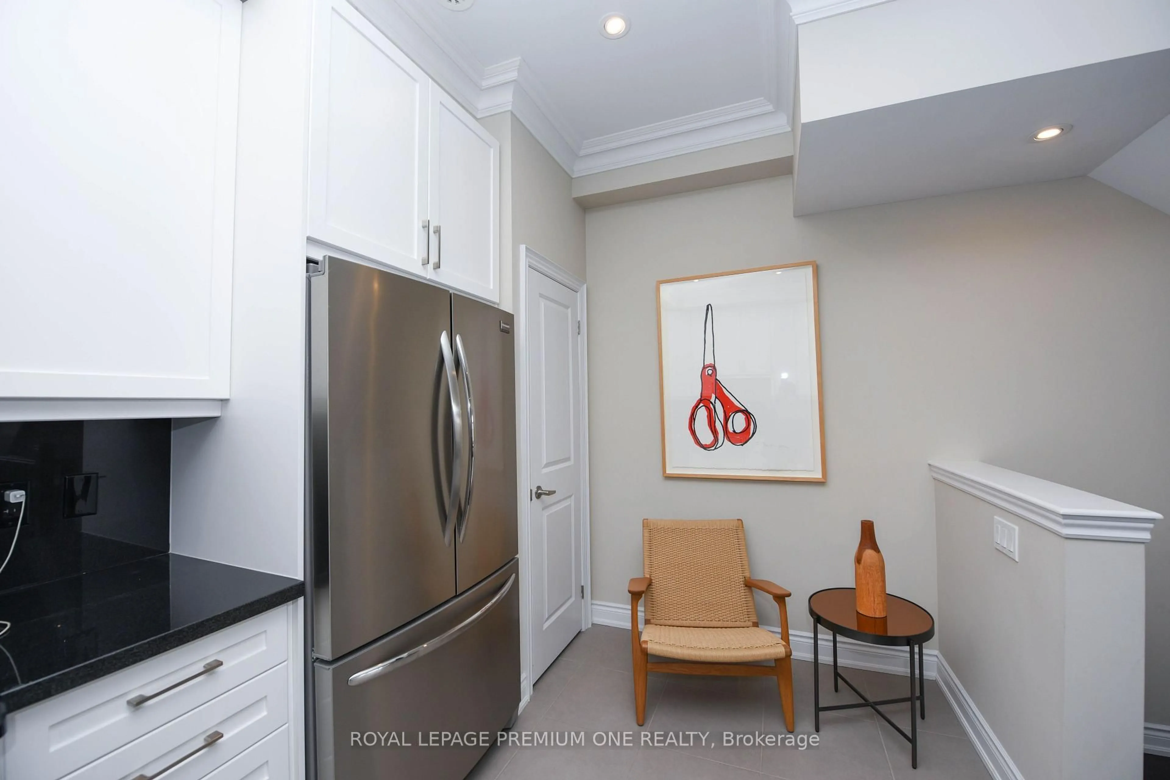 Unknown for 6A ACORN Ave, Toronto Ontario M9B 0B7