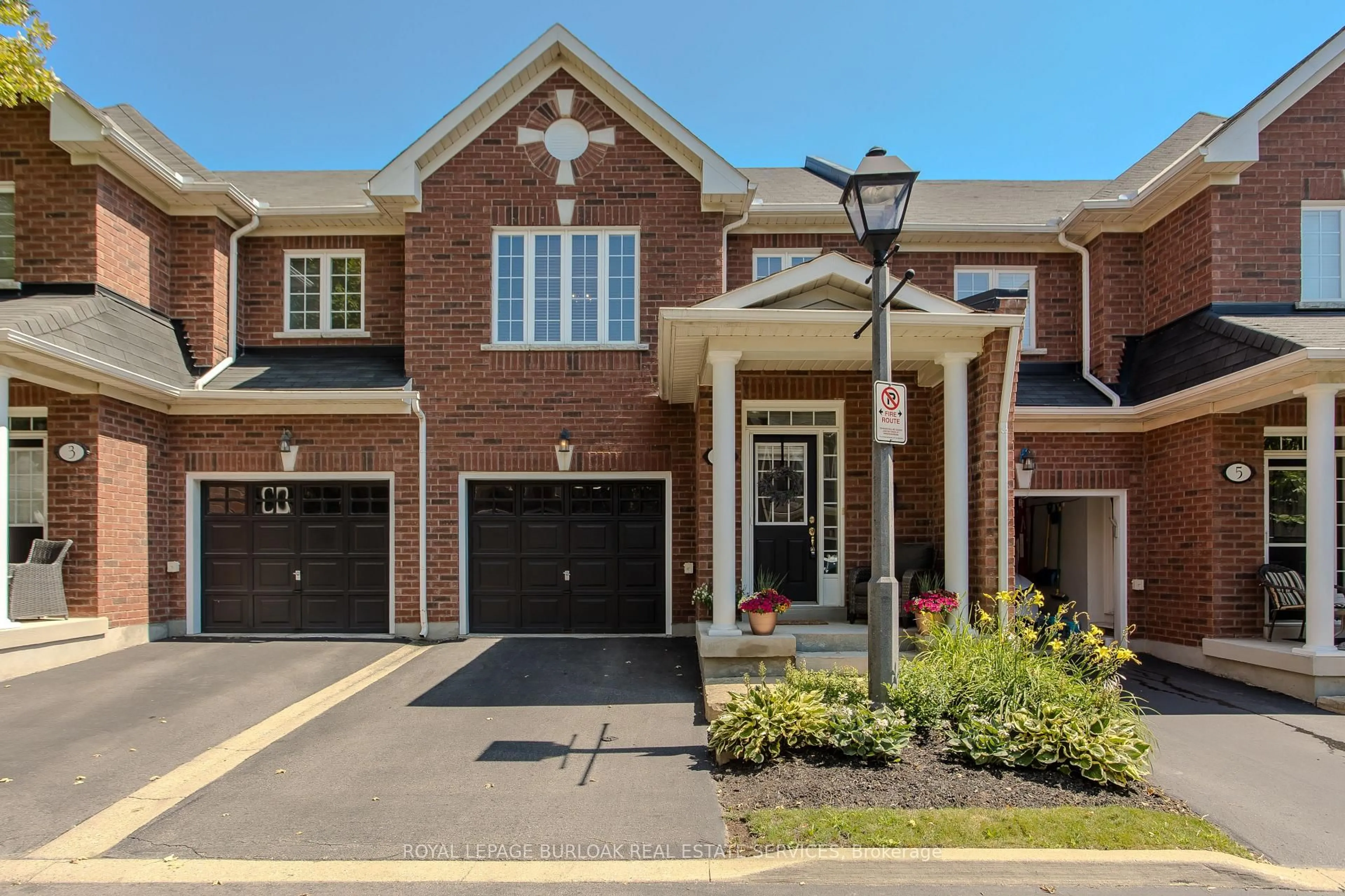 Home with brick exterior material, street for 2410 Woodward Ave #4, Burlington Ontario L7R 1T9