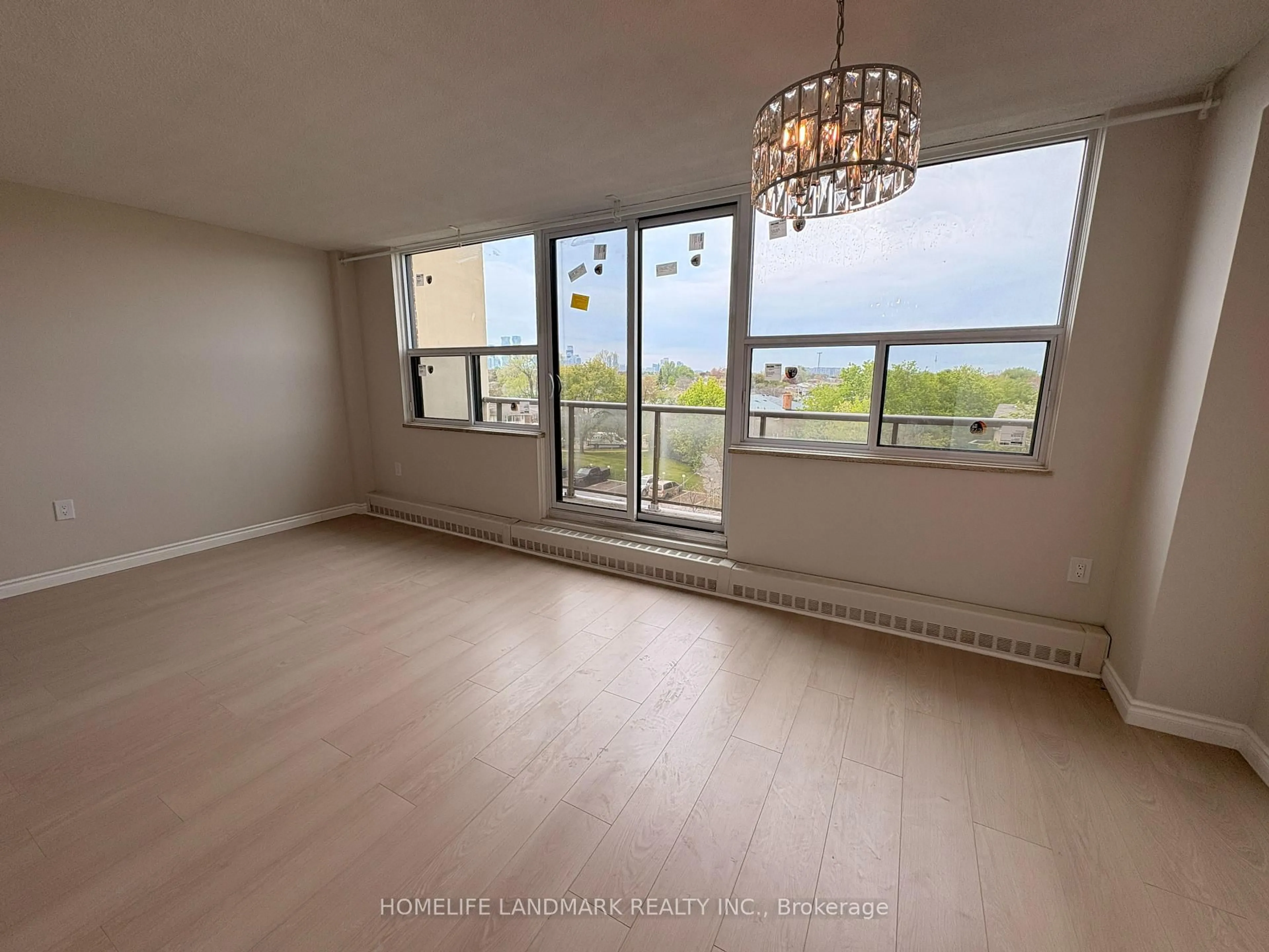A pic of a room for 1050 Stainton Dr #327, Mississauga Ontario L5C 2T7