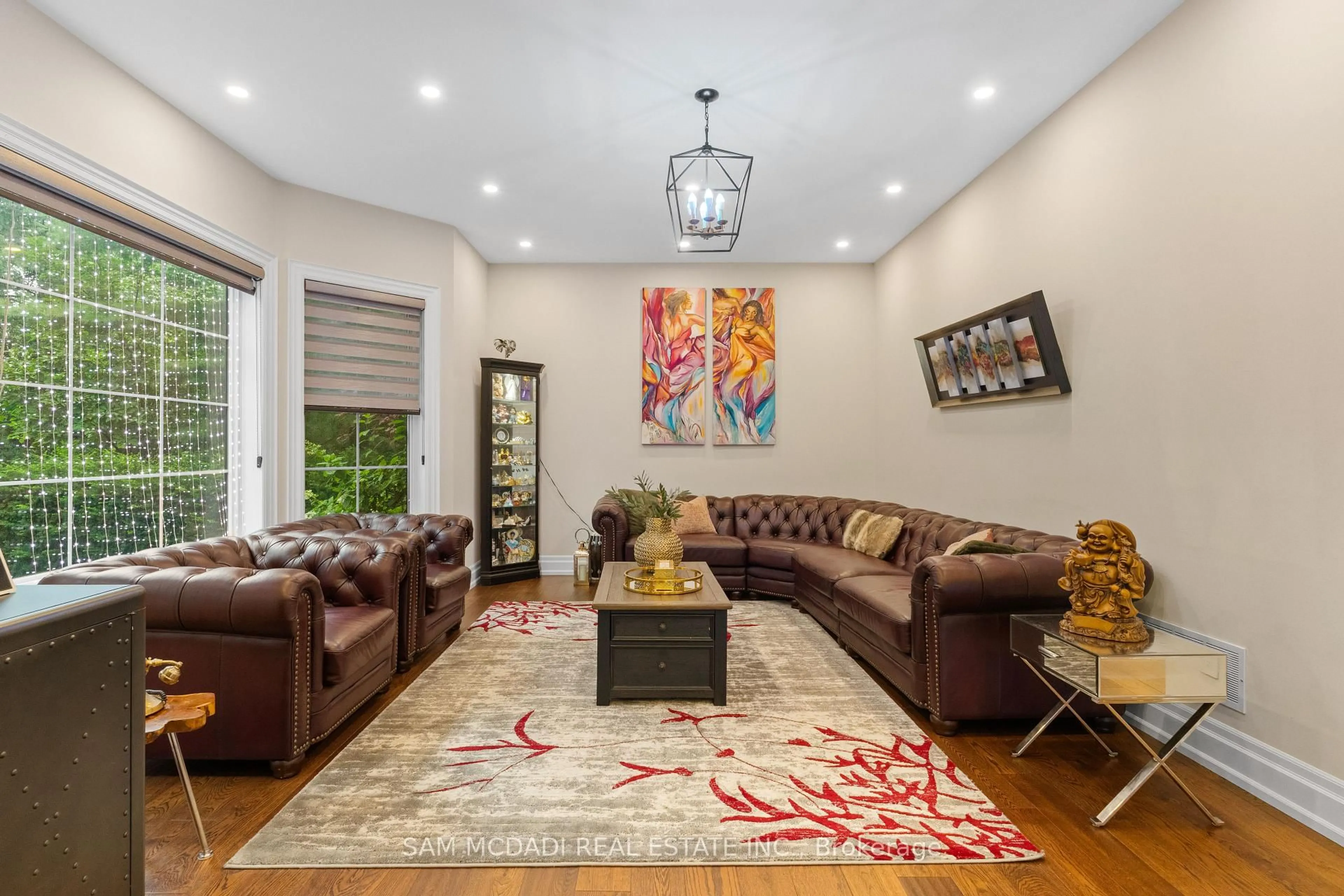 Living room with furniture, unknown for 834 Edistel Cres, Mississauga Ontario L5H 1T4