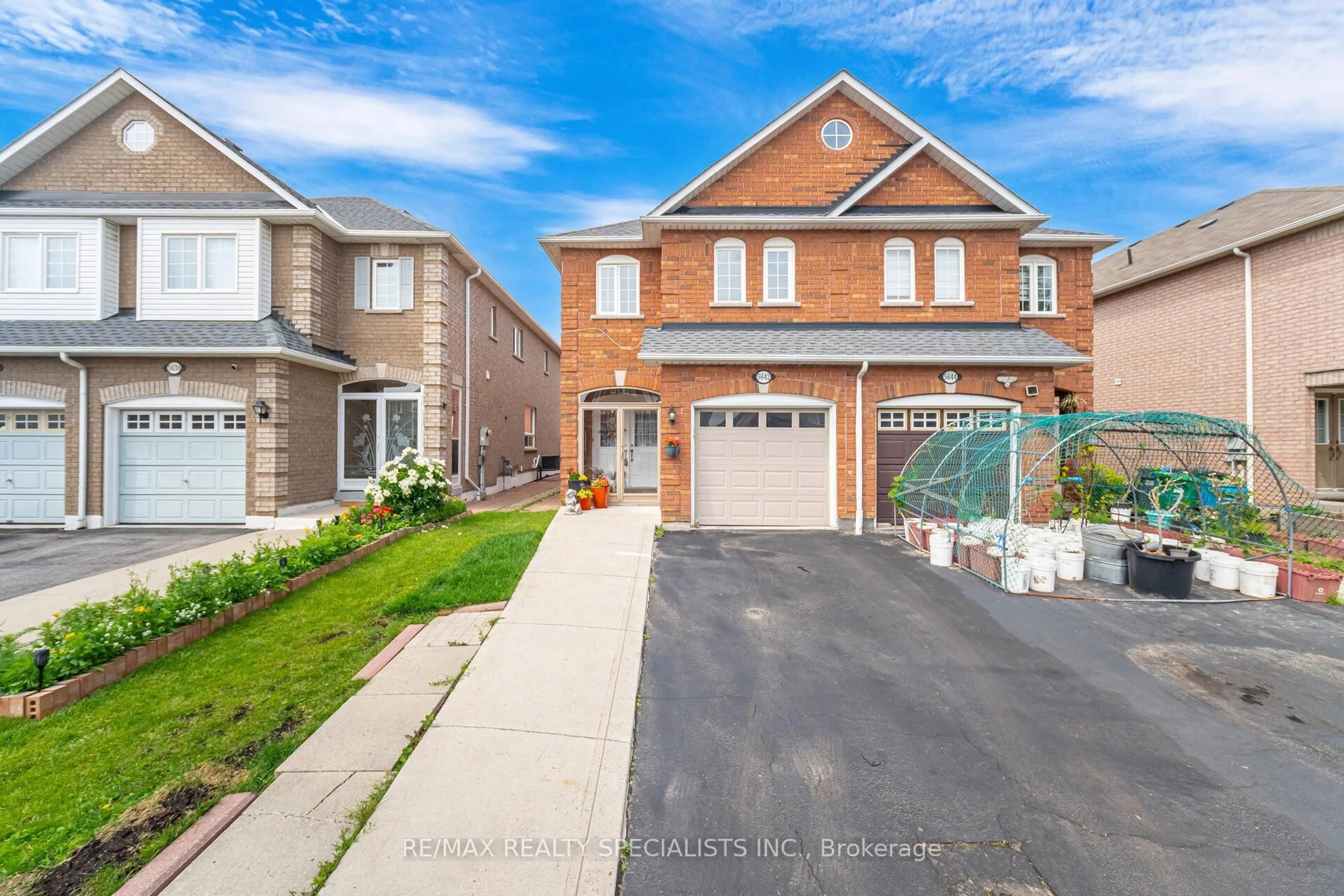Home with brick exterior material, street for 5642 Armando Ave, Mississauga Ontario L5V 3A8