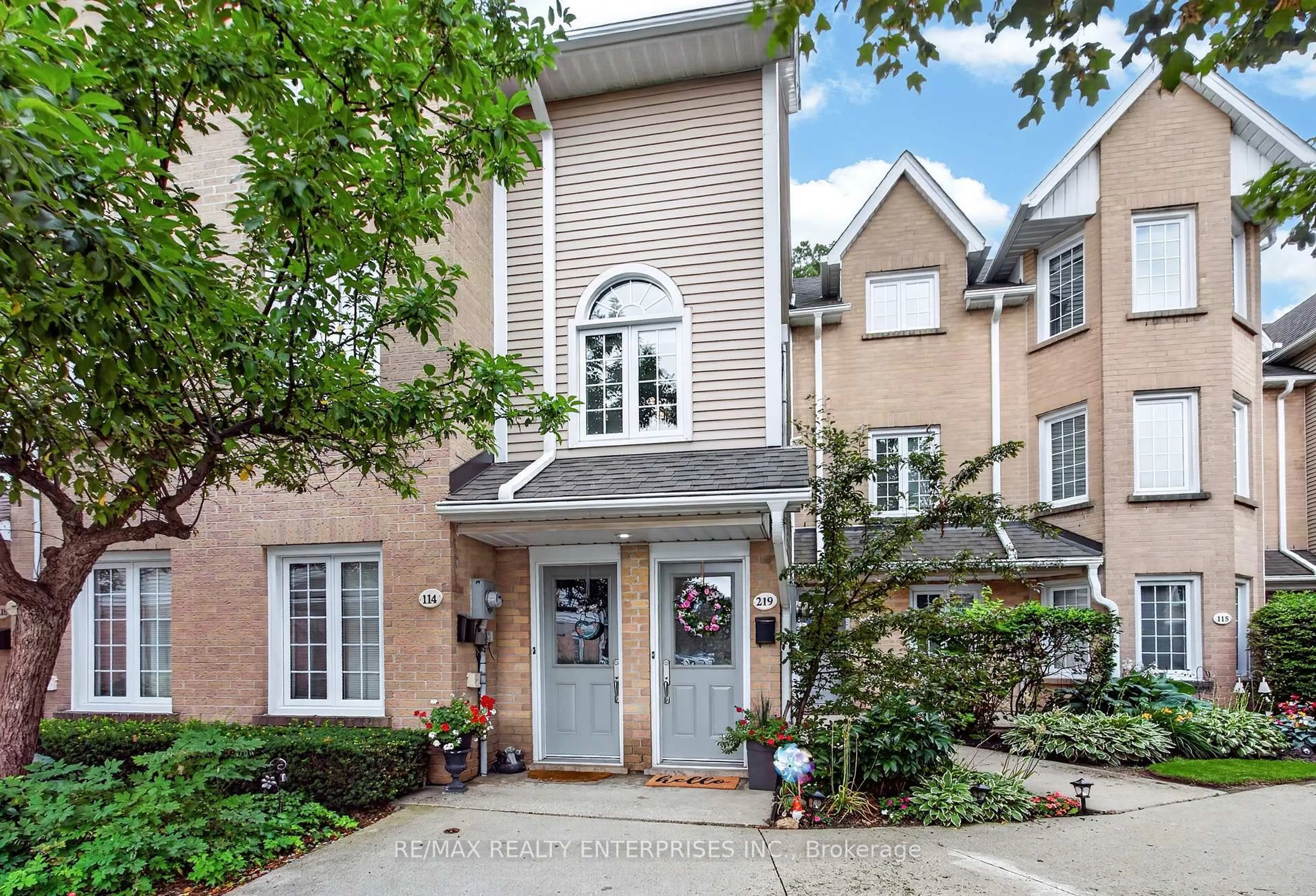 Home with brick exterior material, street for 2110 Cleaver Ave #219, Burlington Ontario L7M 3Z4