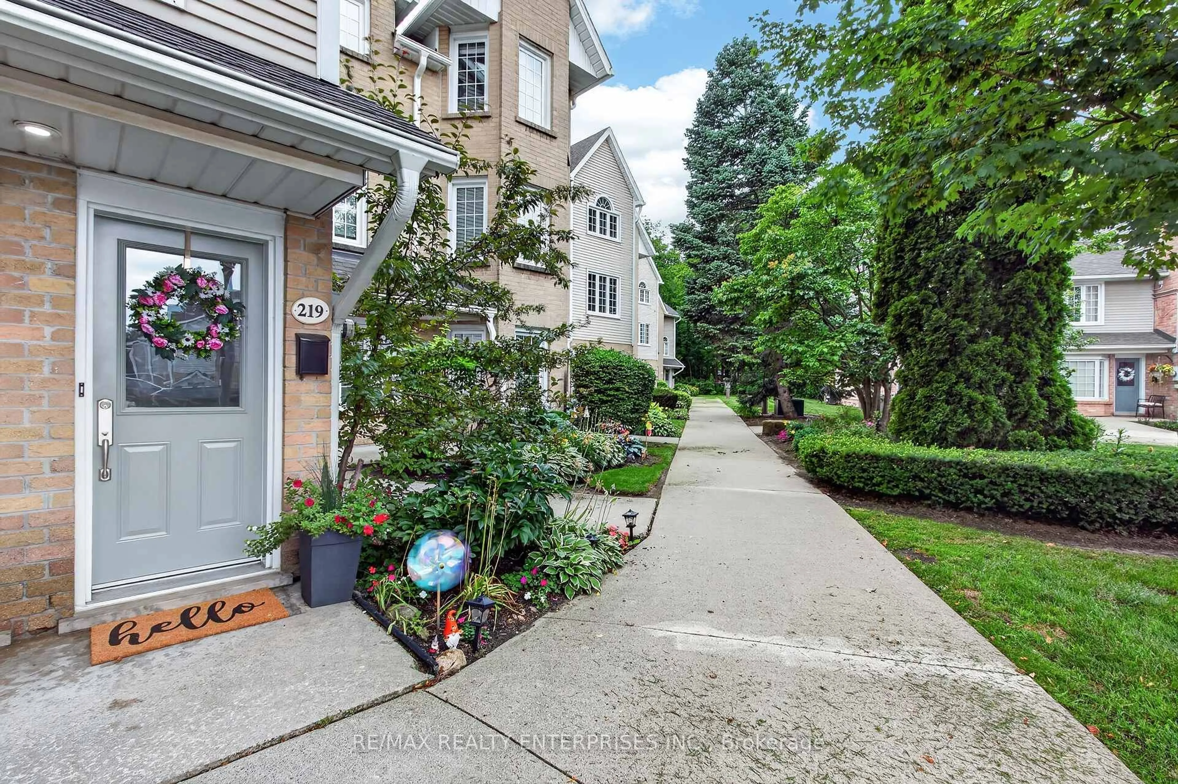 Patio, street for 2110 Cleaver Ave #219, Burlington Ontario L7M 3Z4