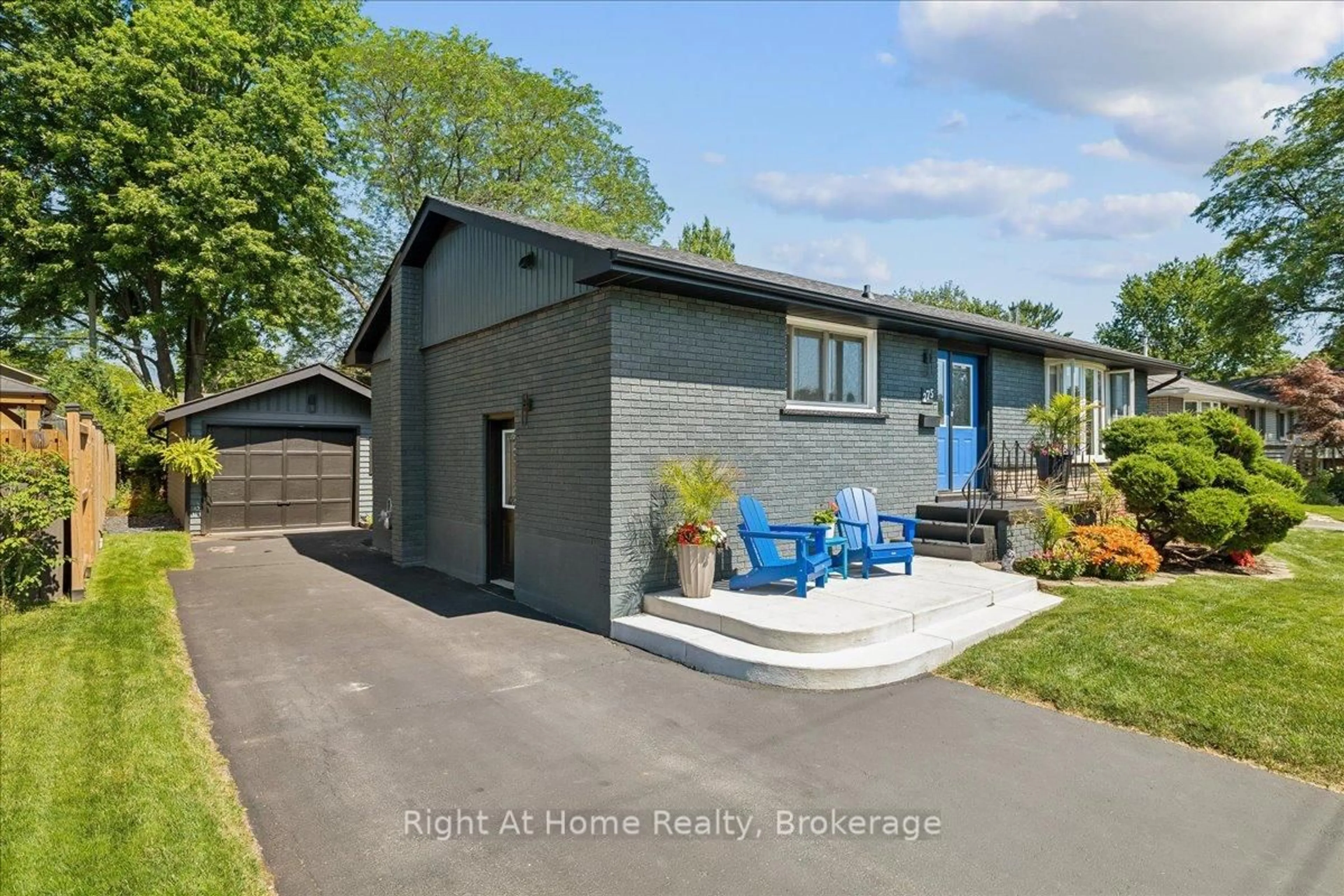 Unknown for 275 Kent Cres, Burlington Ontario L7L 4T2