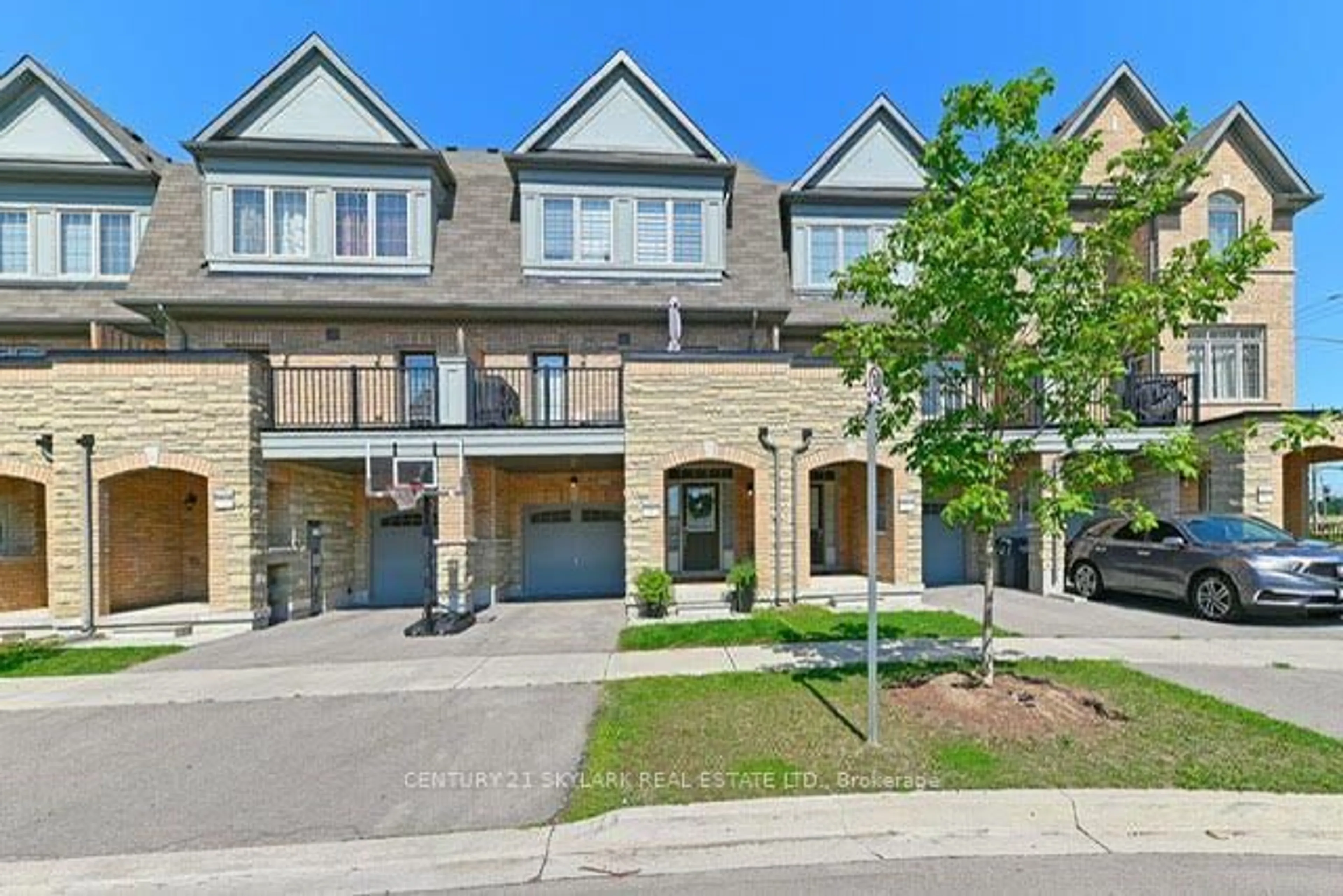 Home with brick exterior material, street for 126 Fruitvale Circ, Brampton Ontario L7A 5C1