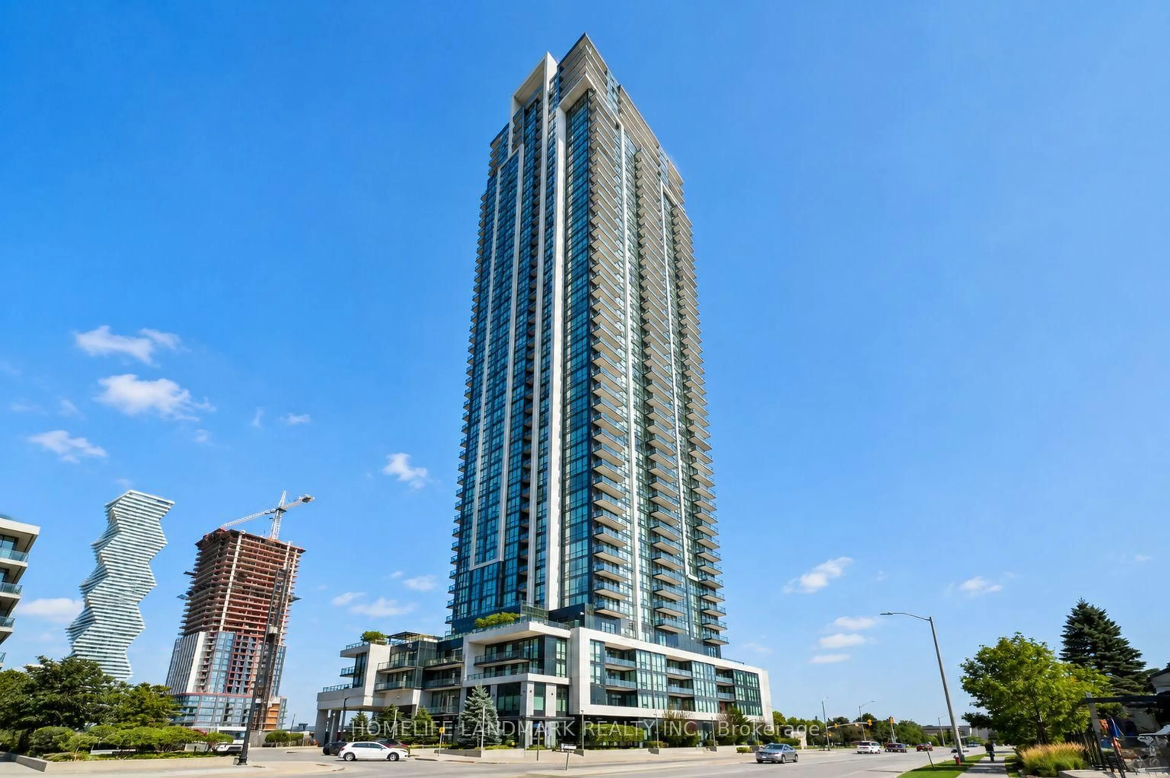 Indoor foyer for 3975 Grand Park Dr #702, Mississauga Ontario L5B 0K4