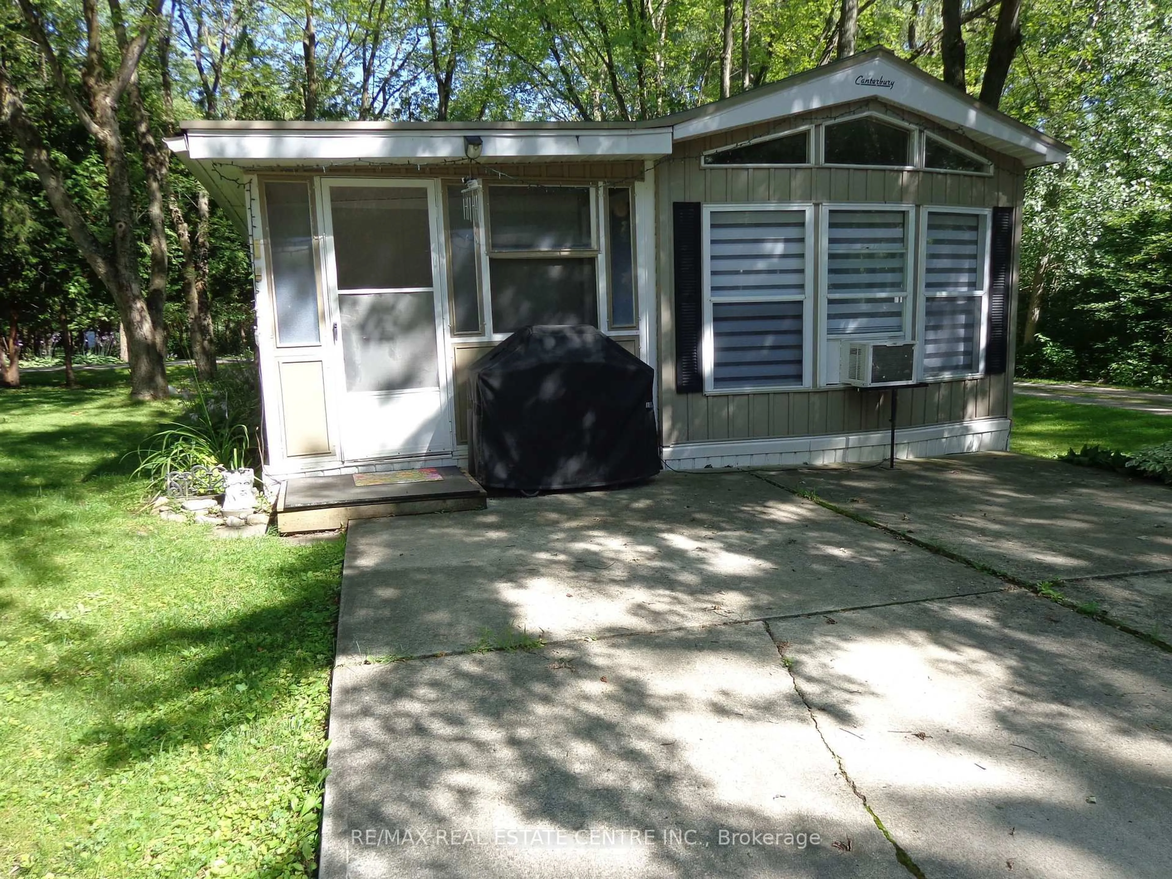 Shed for 1652 Puddicombre Rd #422, Wilmot Ontario N3A 2Z4