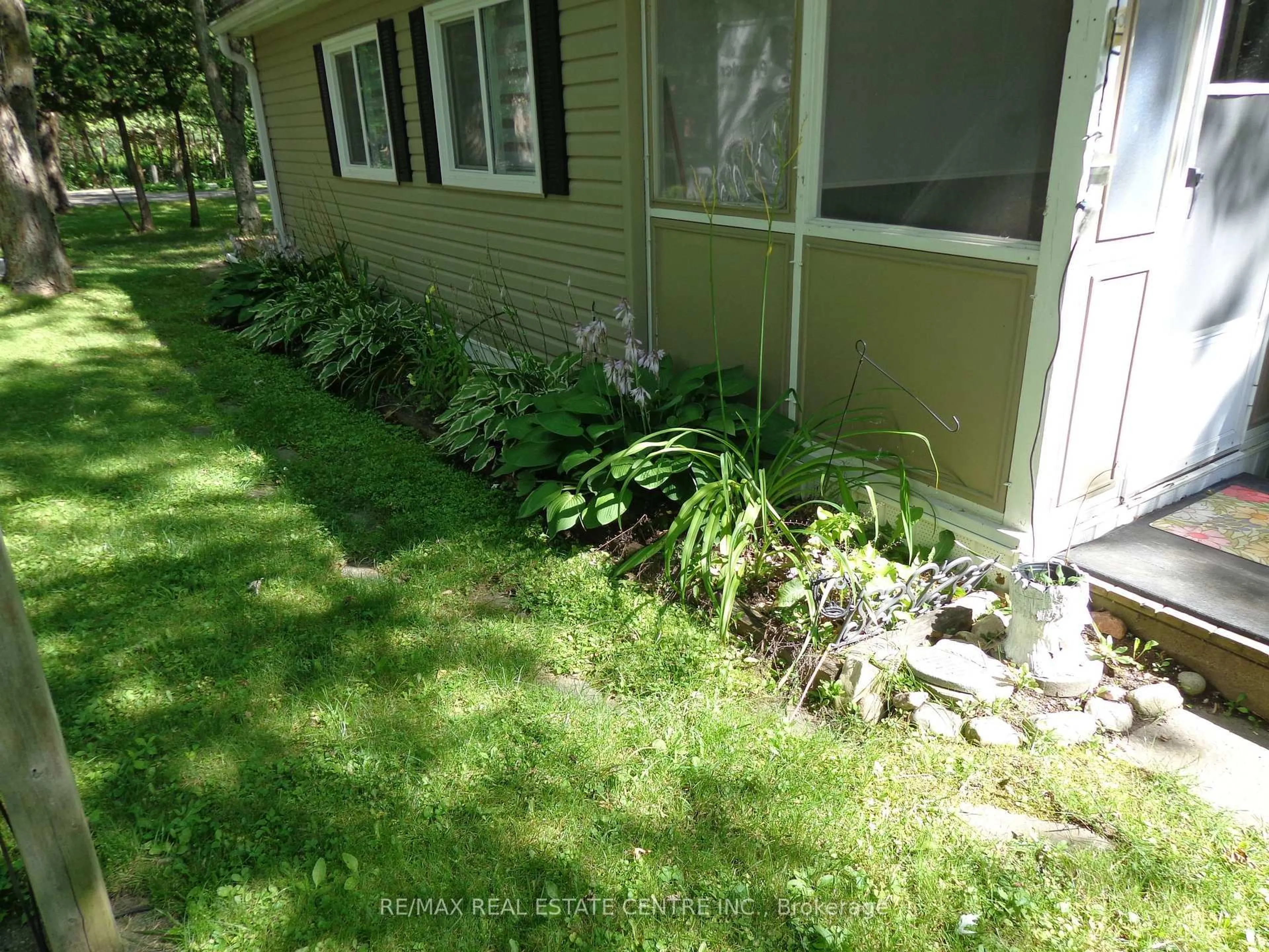 Unknown for 1652 Puddicombre Rd #422, Toronto Ontario N3A 2Z4