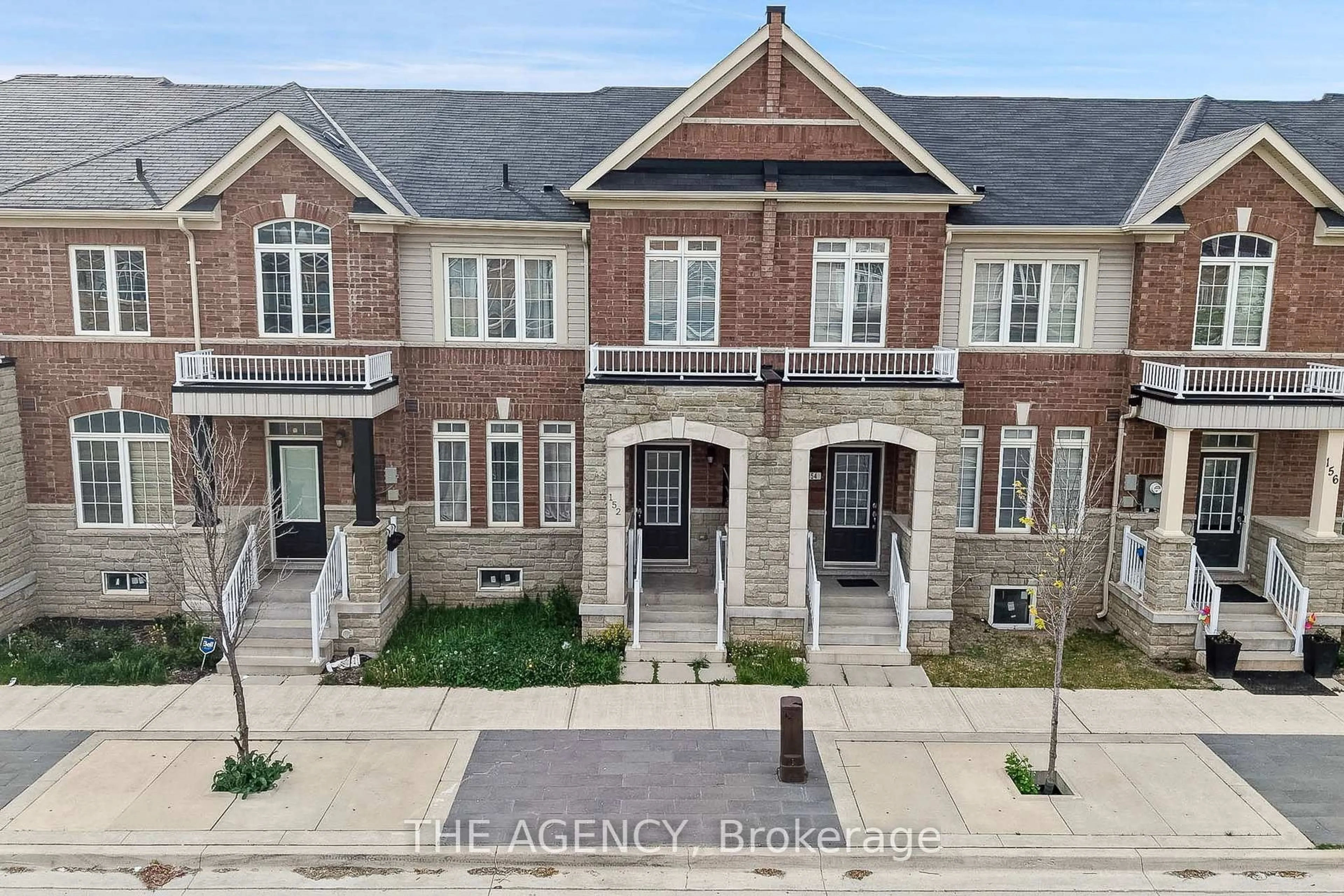 A pic from outside/outdoor area/front of a property/back of a property/a pic from drone, unknown for 152 Remembrance Rd, Brampton Ontario L7A 4X1