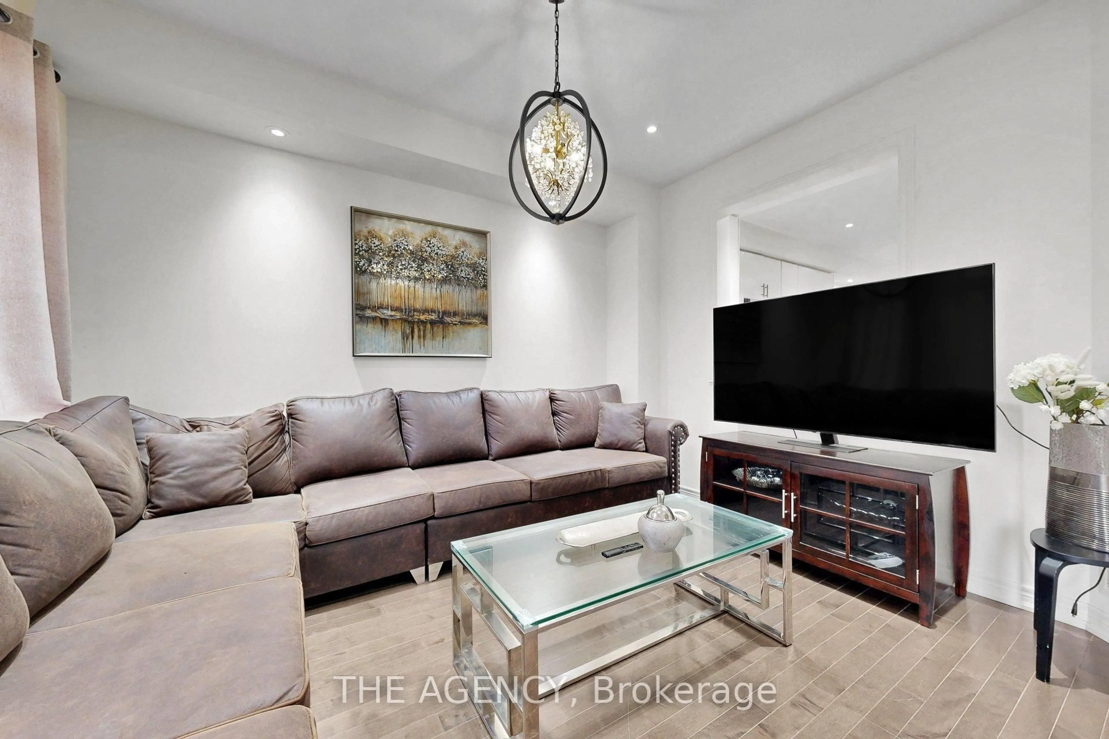 Living room with furniture, unknown for 152 Remembrance Rd, Brampton Ontario L7A 4X1
