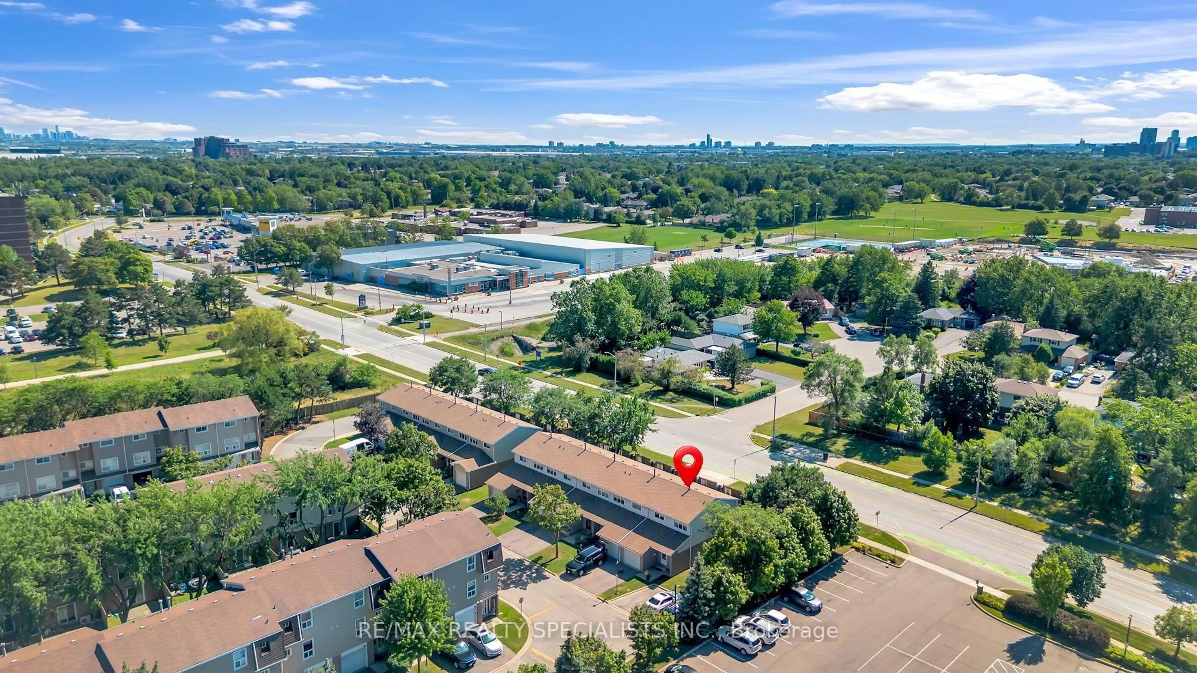 A pic from outside/outdoor area/front of a property/back of a property/a pic from drone, water/lake/river/ocean view for 155 Enderby Cres, Brampton Ontario L6T 4C7