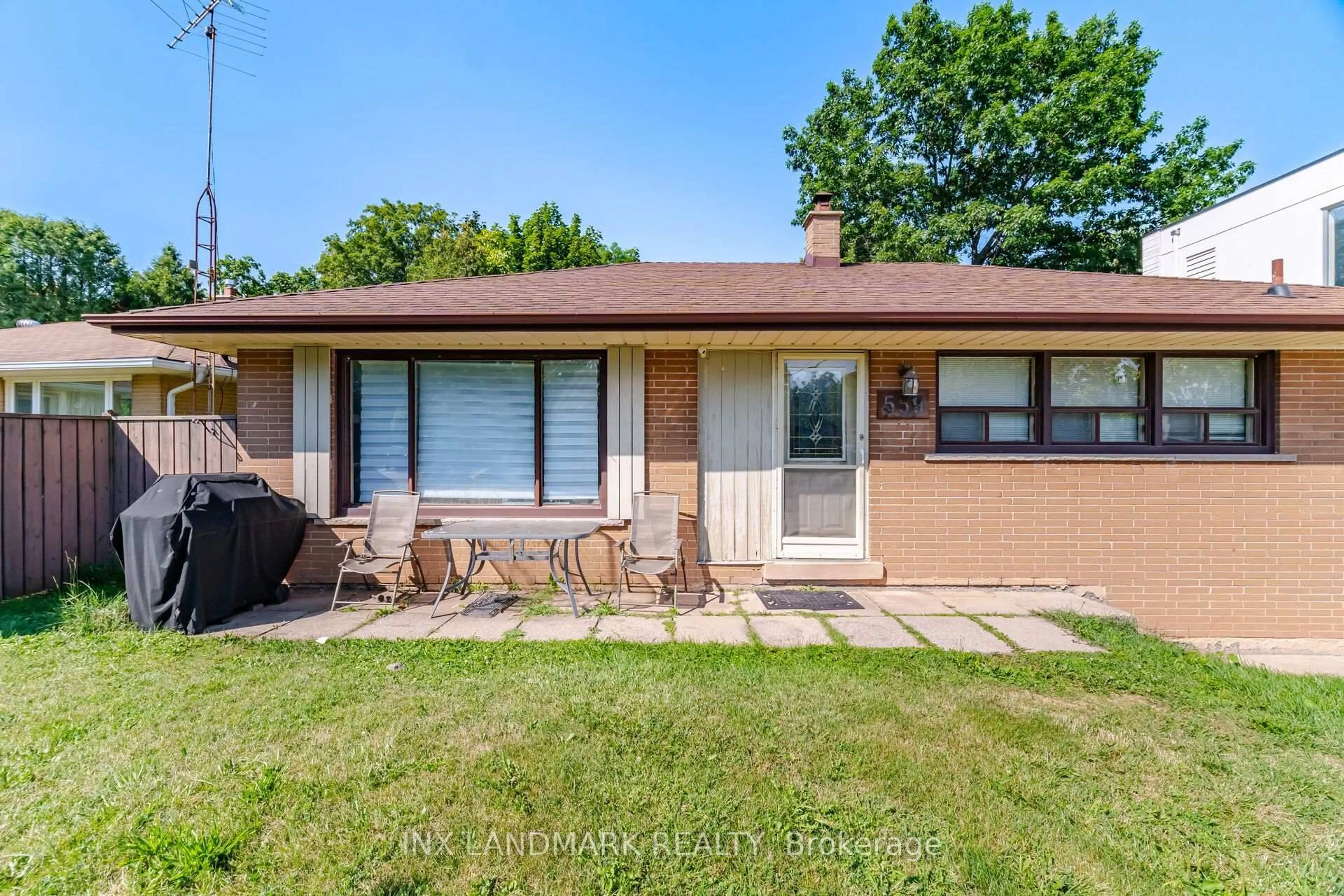 Home with brick exterior material, street for 559 Wolsey Cres, Oakville Ontario L6L 4W3