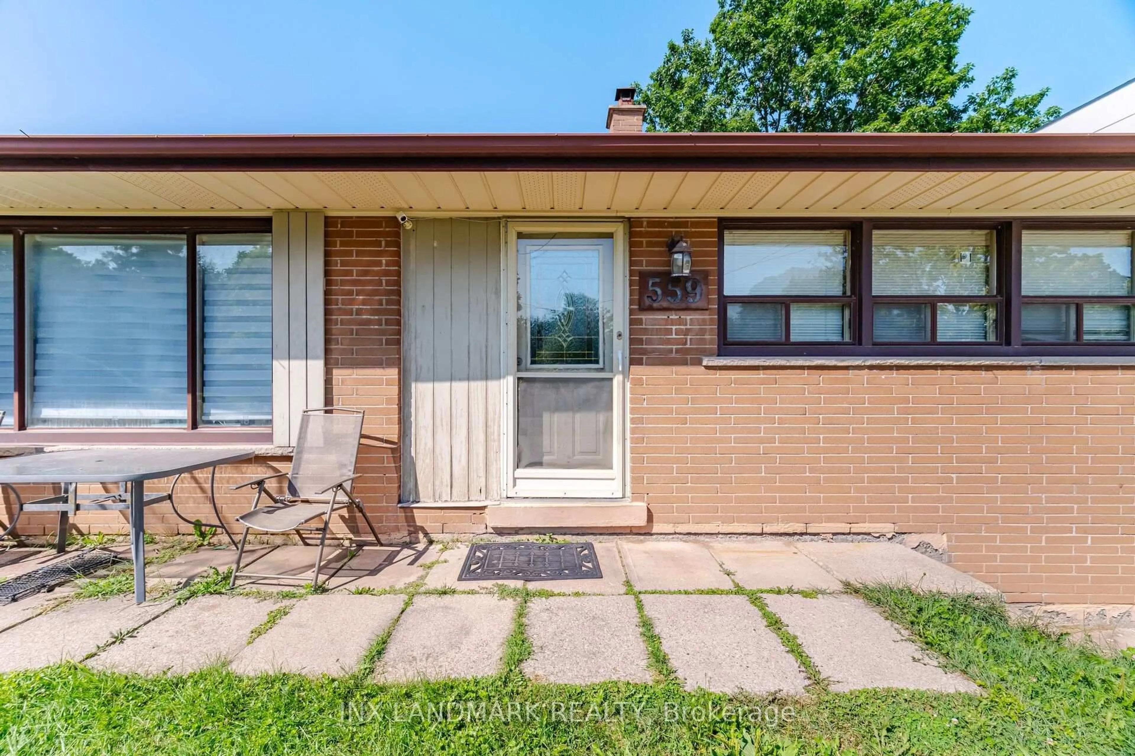 Home with brick exterior material, street for 559 Wolsey Cres, Oakville Ontario L6L 4W3