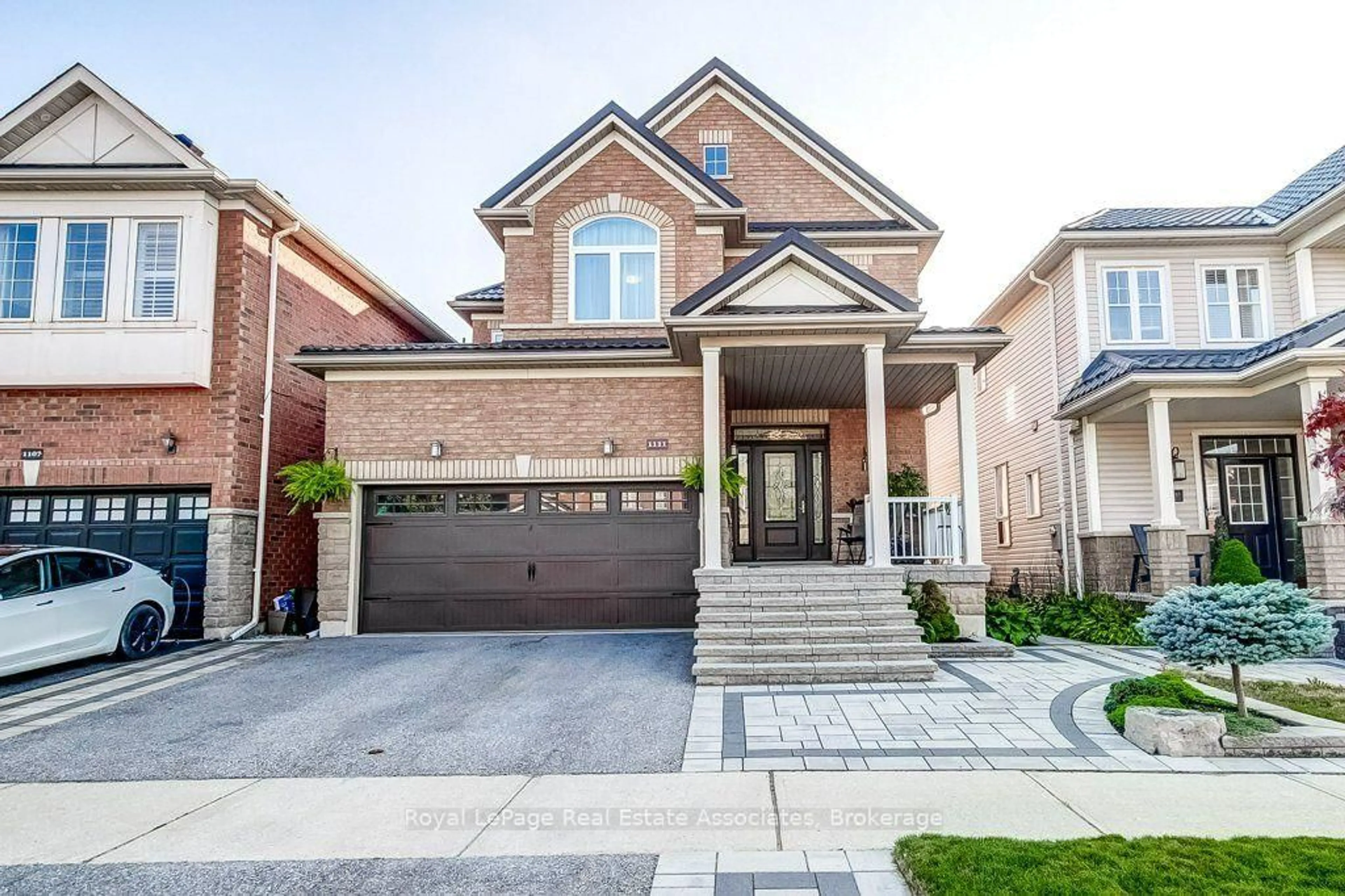 Home with brick exterior material, street for 1111 Tupper Dr, Milton Ontario L9T 0A8