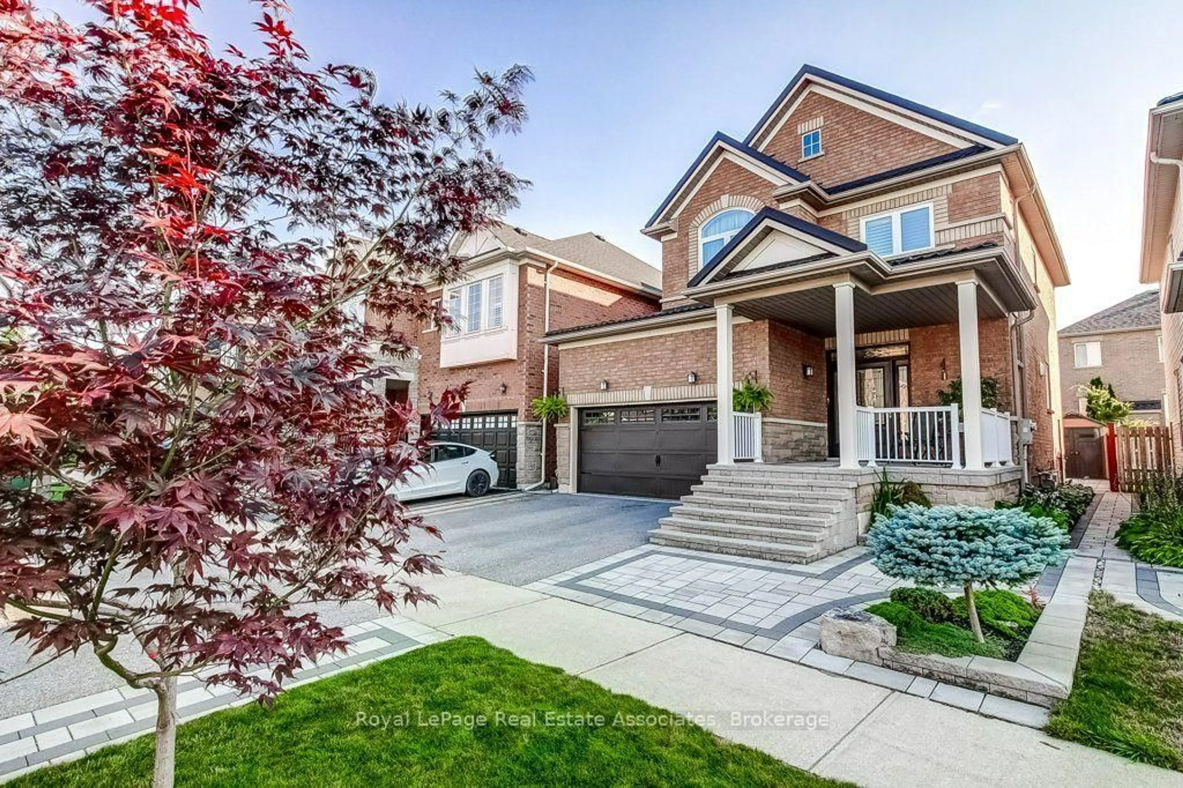 Home with brick exterior material, street for 1111 Tupper Dr, Milton Ontario L9T 0A8