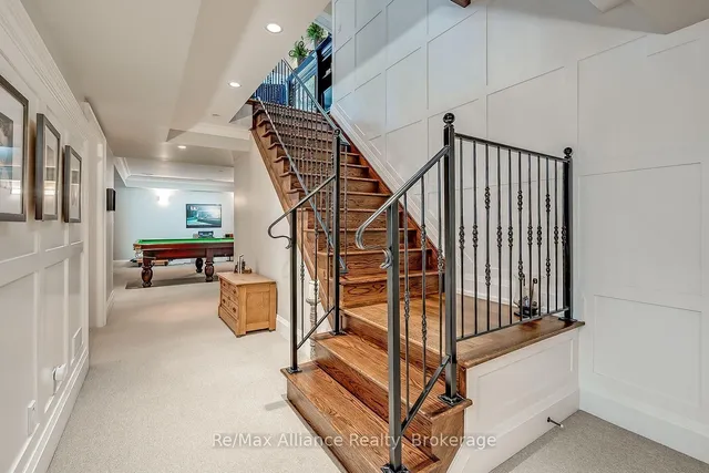 379 River Side Dr, Oakville 3