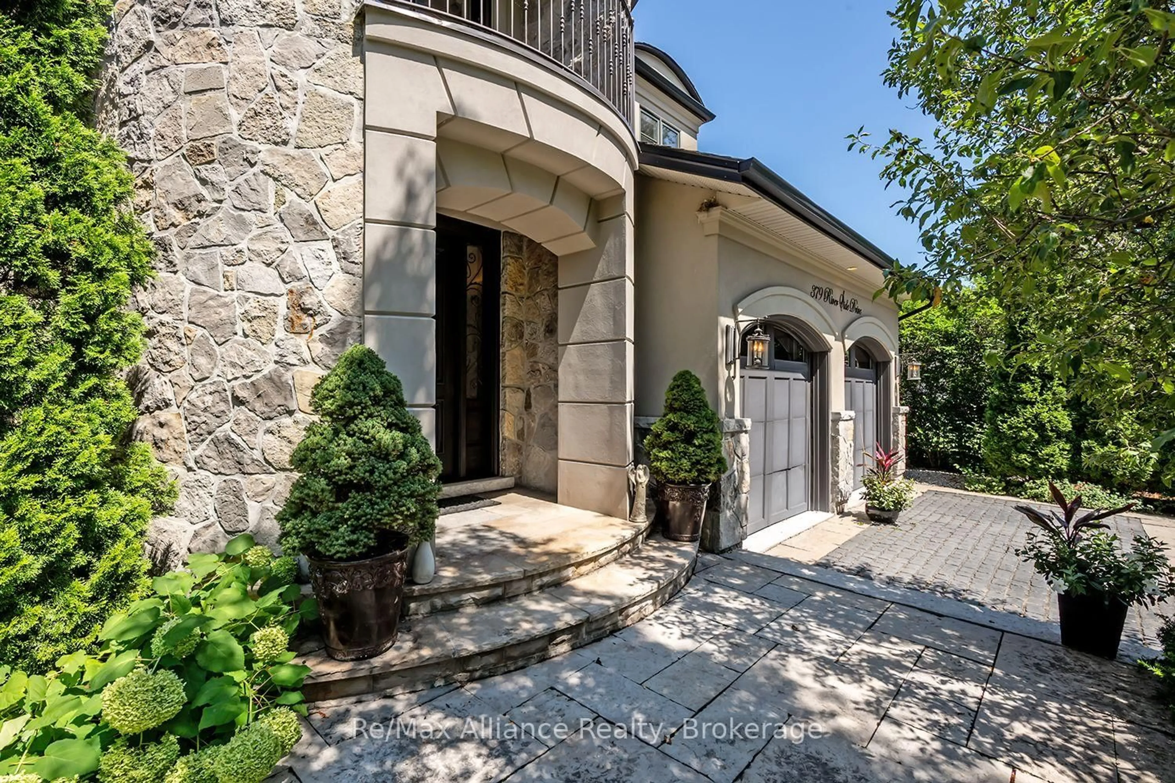 Unknown for 379 River Side Dr, Oakville Ontario L6K 3N6