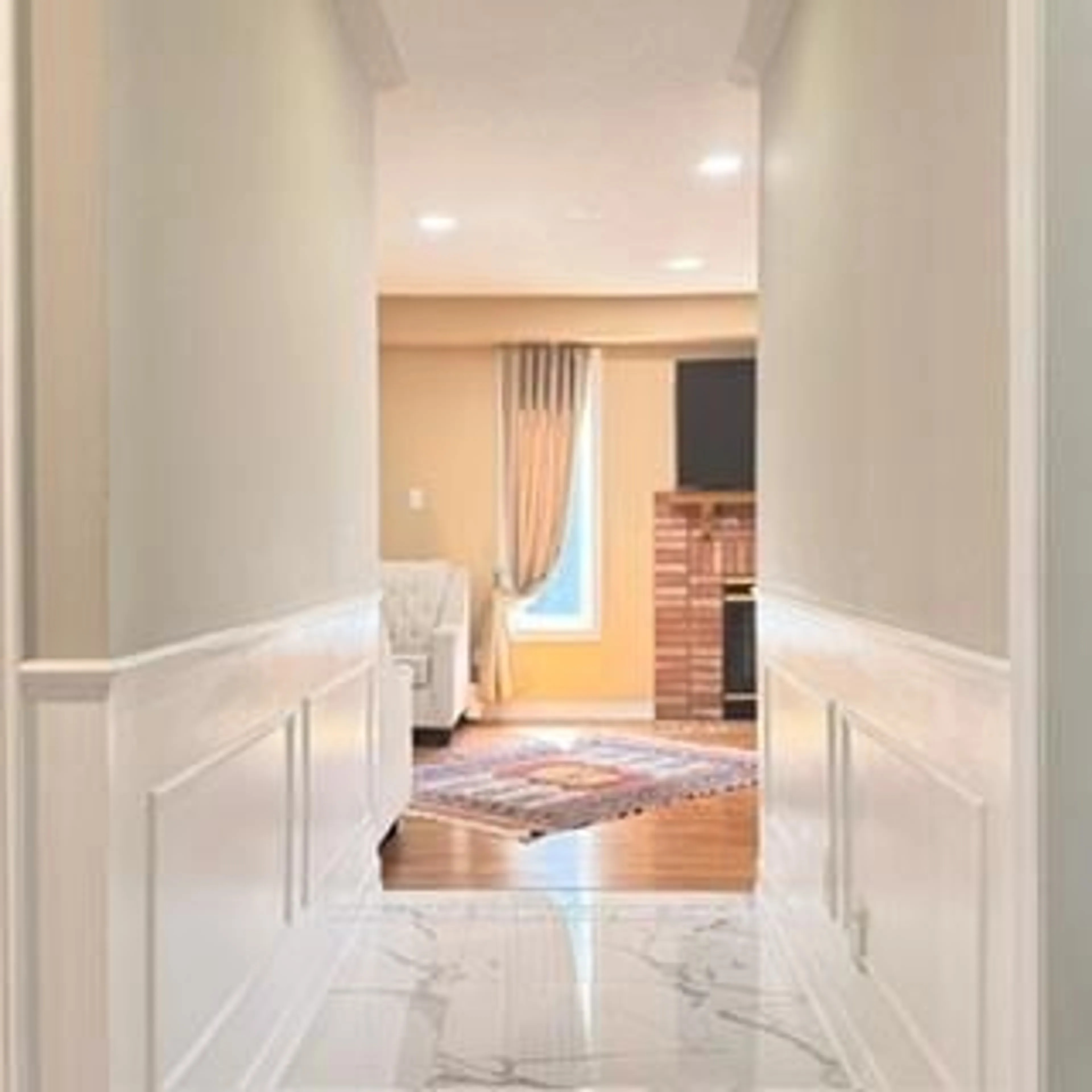 Indoor entryway for 3388 Trelawny Circ, Mississauga Ontario L5N 6N6