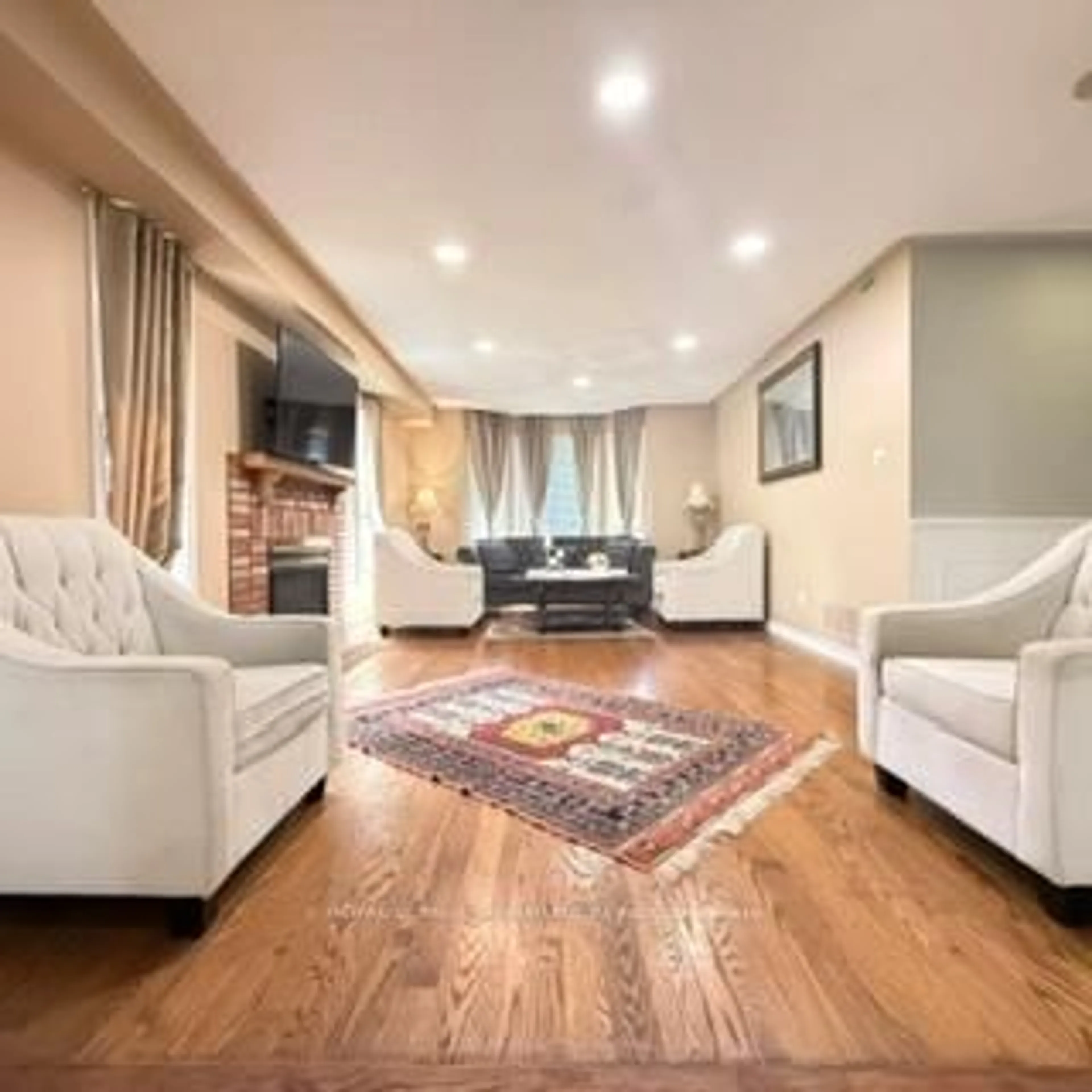 Living room with furniture, unknown for 3388 Trelawny Circ, Mississauga Ontario L5N 6N6