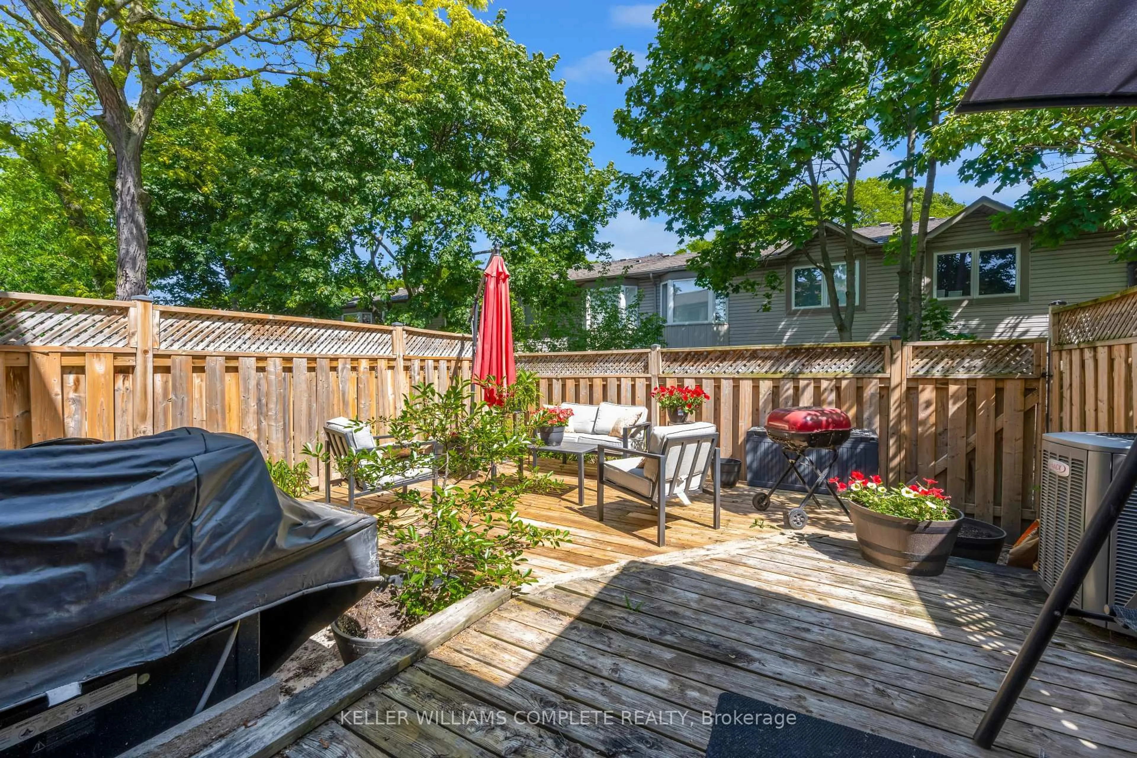 Patio, street for 3008 PALMER Dr #2, Burlington Ontario L7M 1L2